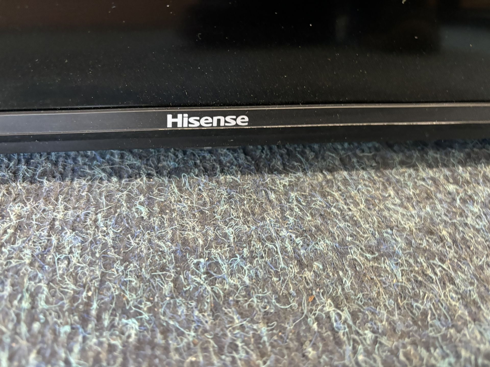 HISENSE 65A7100FTUK 65-inch 4K UHD HDR Smart TV - Image 3 of 7