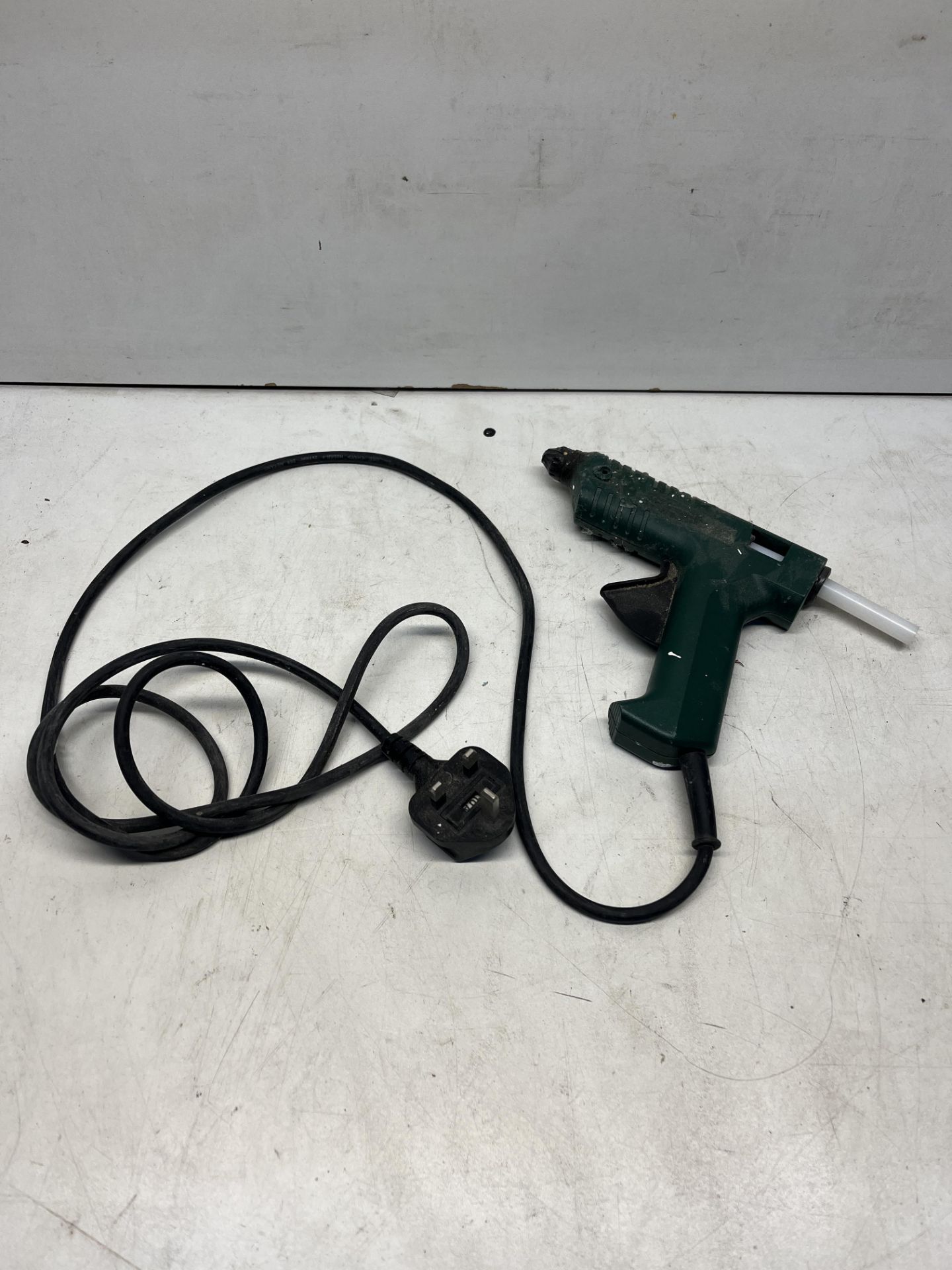 Glue Gun, Rotary Tool and Magnets - Image 8 of 11