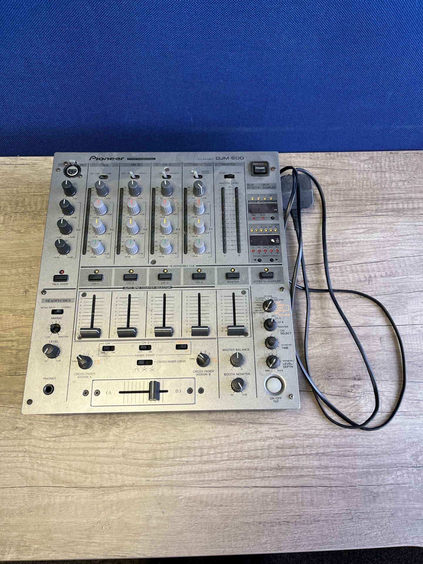 Pioneer DJM-600 Mixer - Silver - Bild 2 aus 10