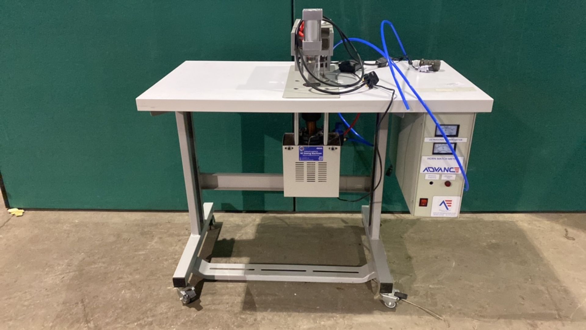 Advance ultrasonic stamping machine