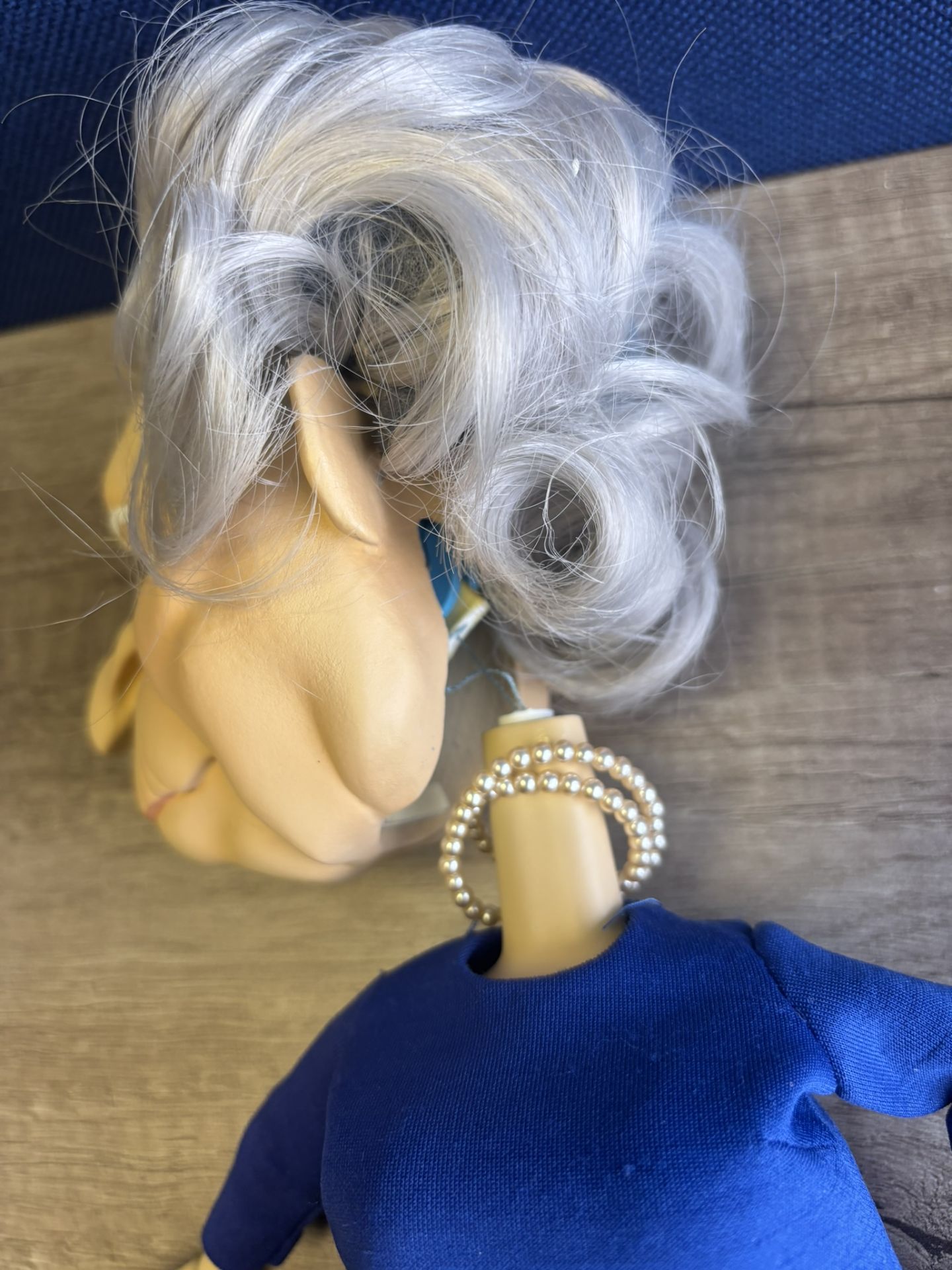 Newzoid puppet - The Queen - Bild 3 aus 5