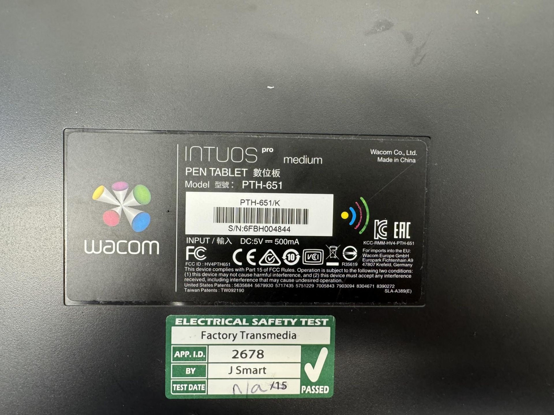 Wacom PTH-651 Intuos Pro Graphics Tablet - Image 2 of 2