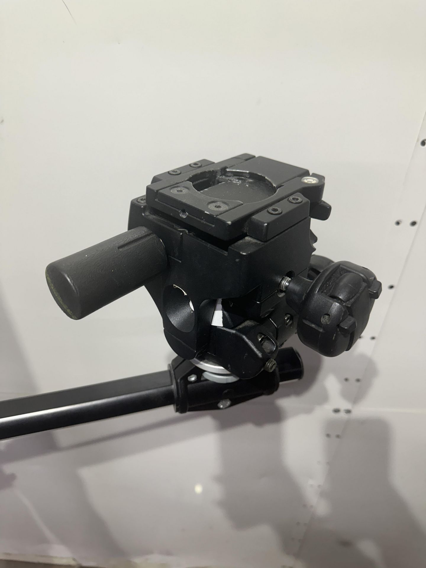 Manfrotto Mini Salon Studio camera stand 190 cm high with Monfrotto 410 geared head - Image 4 of 5