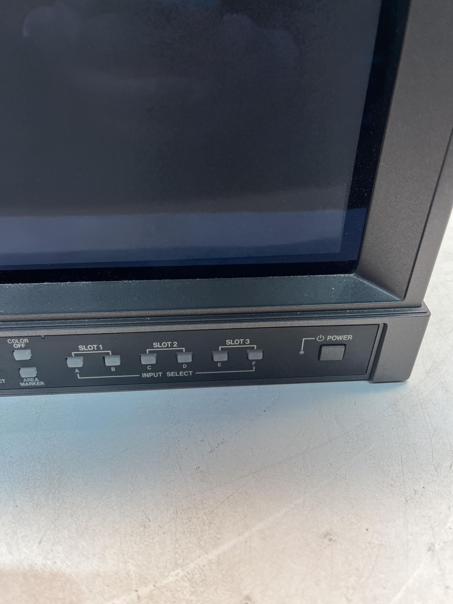 JVC Multi Format Monitor Model: DT-V1710CG - Bild 3 aus 7