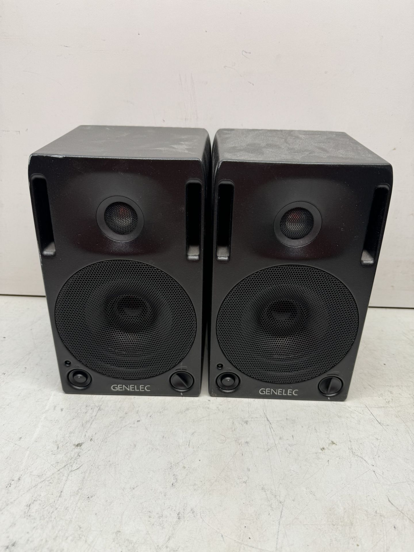 Genelec 1029A 5" Powered Nearfield Studio Monitor (Pair)