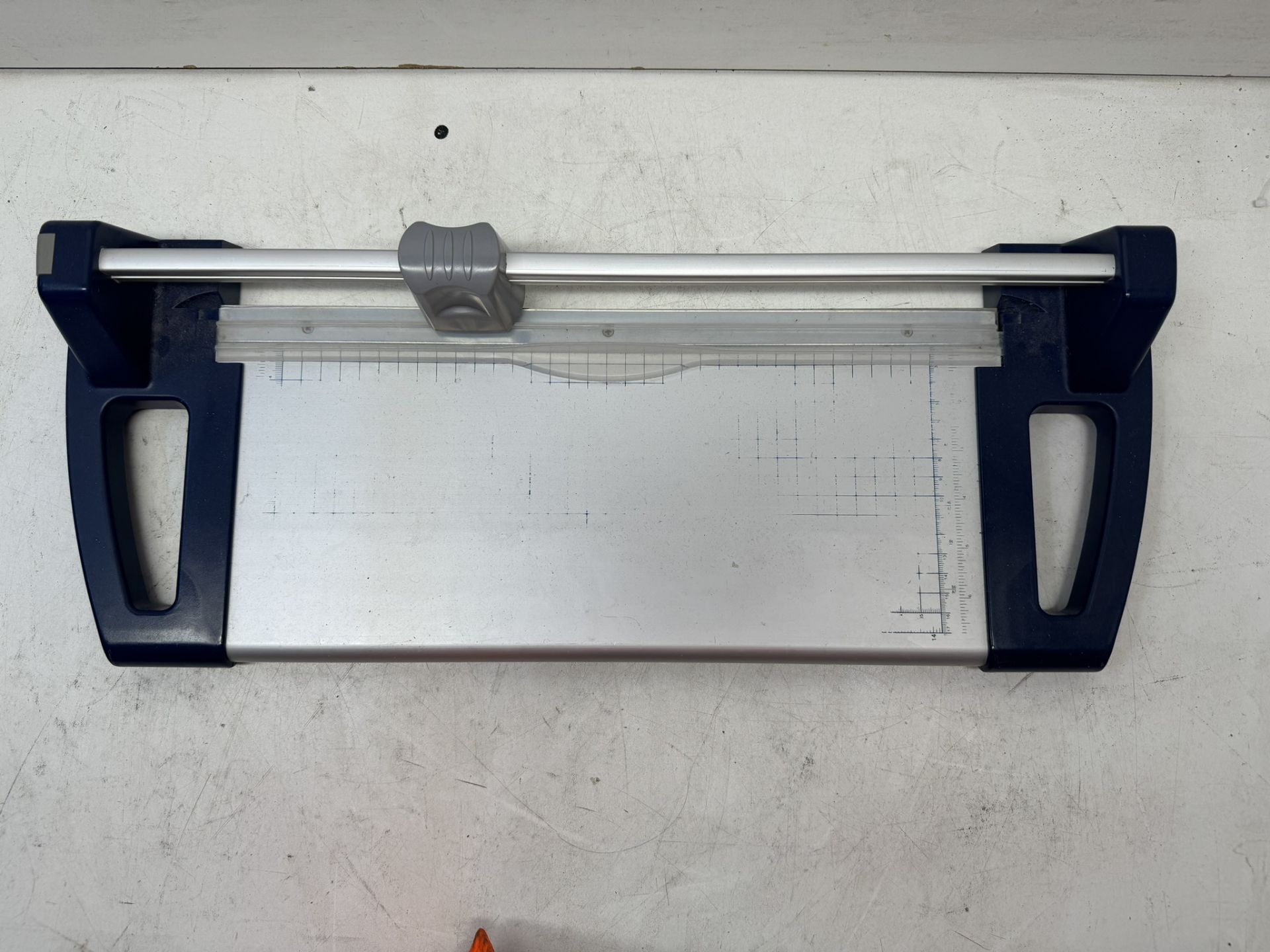 Unbranded A4 Paper Trimmer - Image 3 of 3