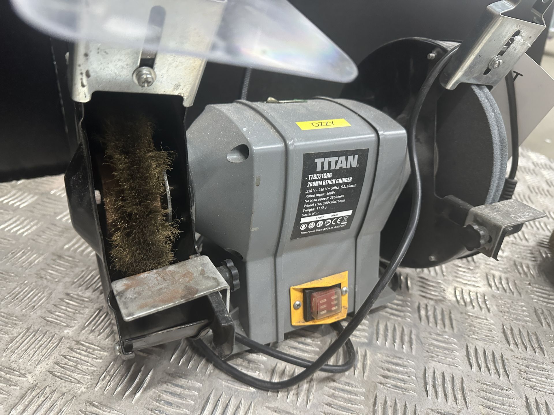 Titan TTB521GRB 200mm bench grinder - Image 4 of 4
