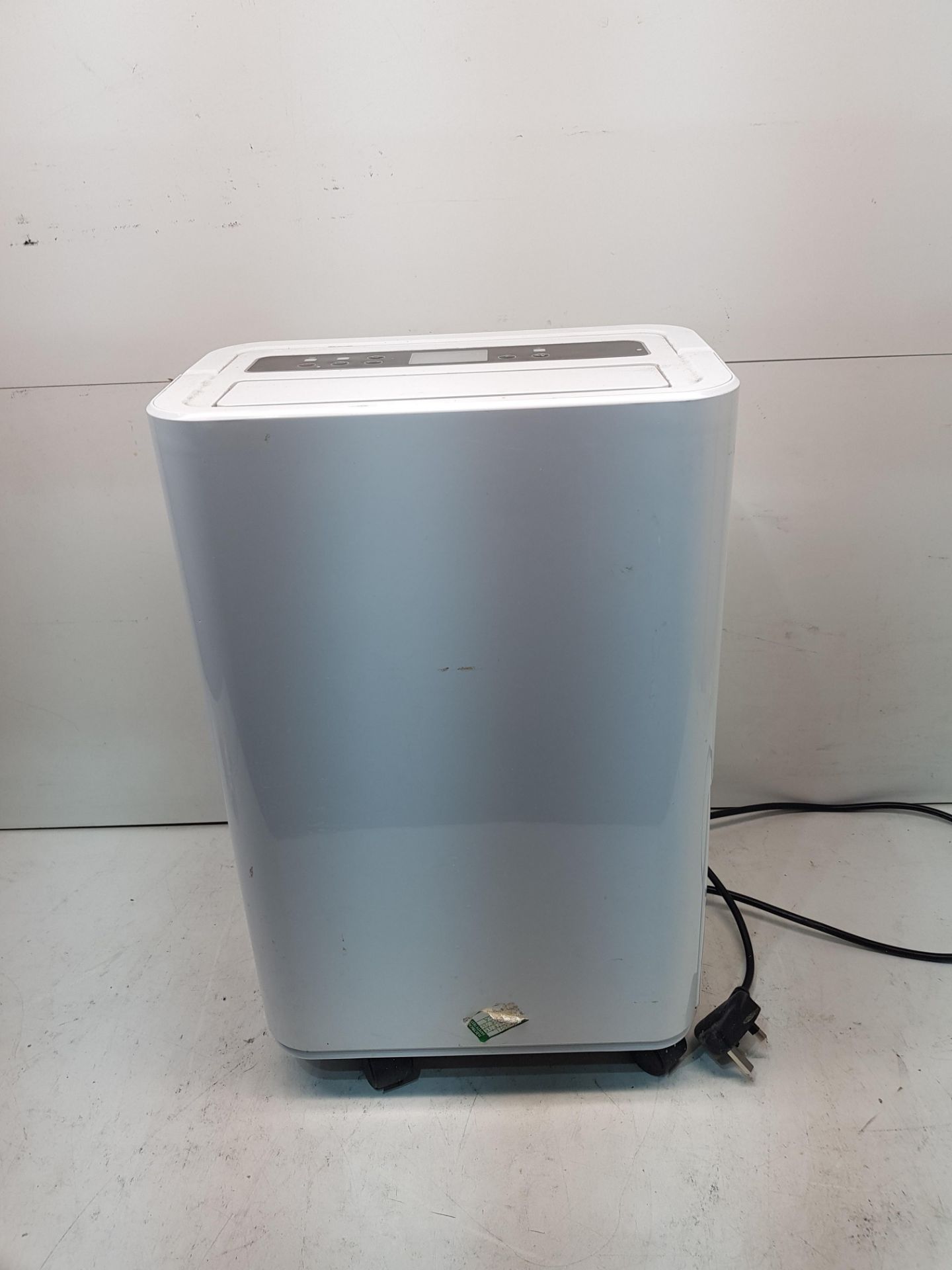 White Dehumidifier Model: WDH-316DB S/N: 18032025