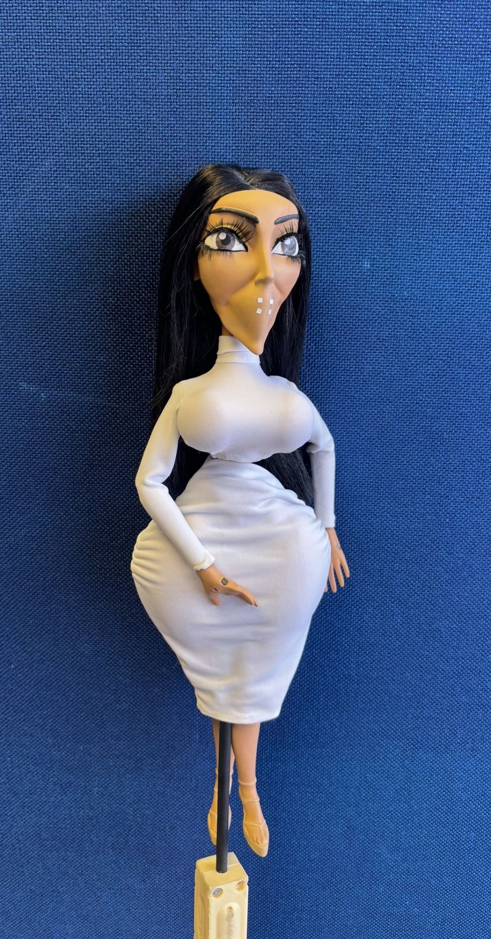 Newzoid puppet - Kim Kardashian - Image 2 of 2