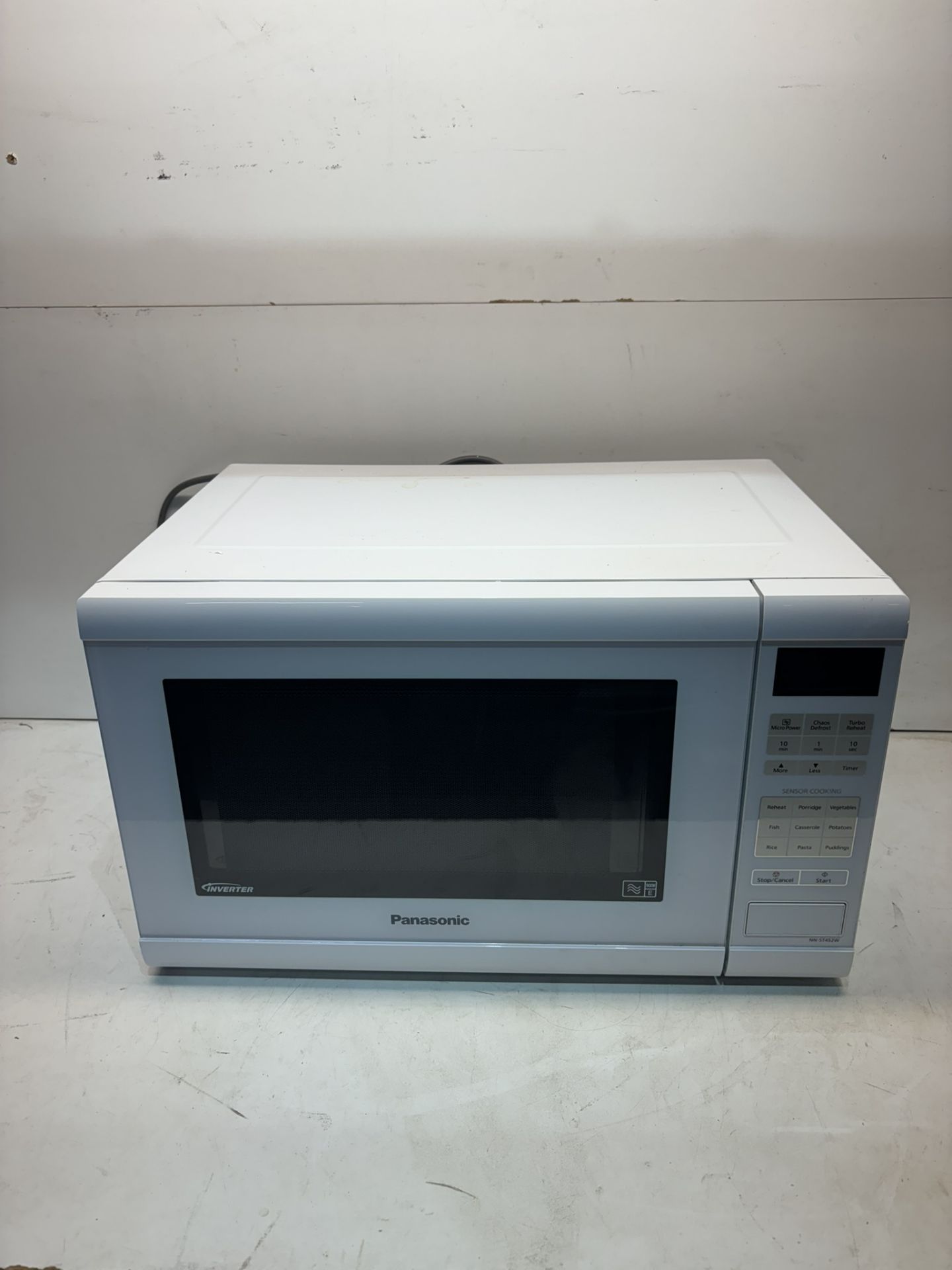 Panasonic NN-ST452W 900W Microwave Oven
