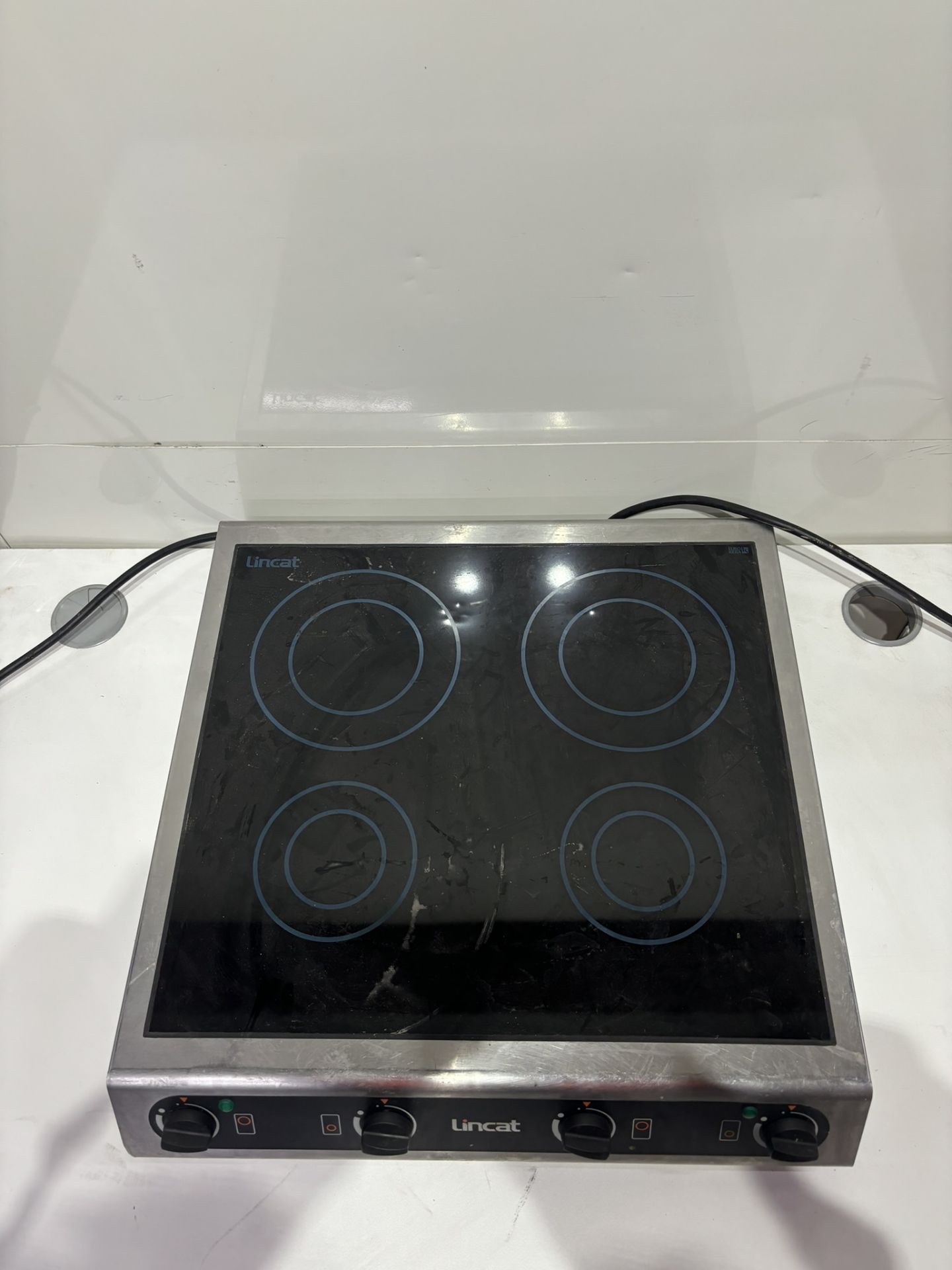 Lincat IH42 4 Zone Electric Induction Hob - Image 2 of 4
