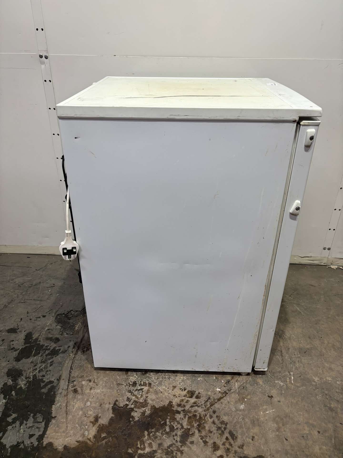 Lec Commercial Fresstanding White Fridge - Image 4 of 6