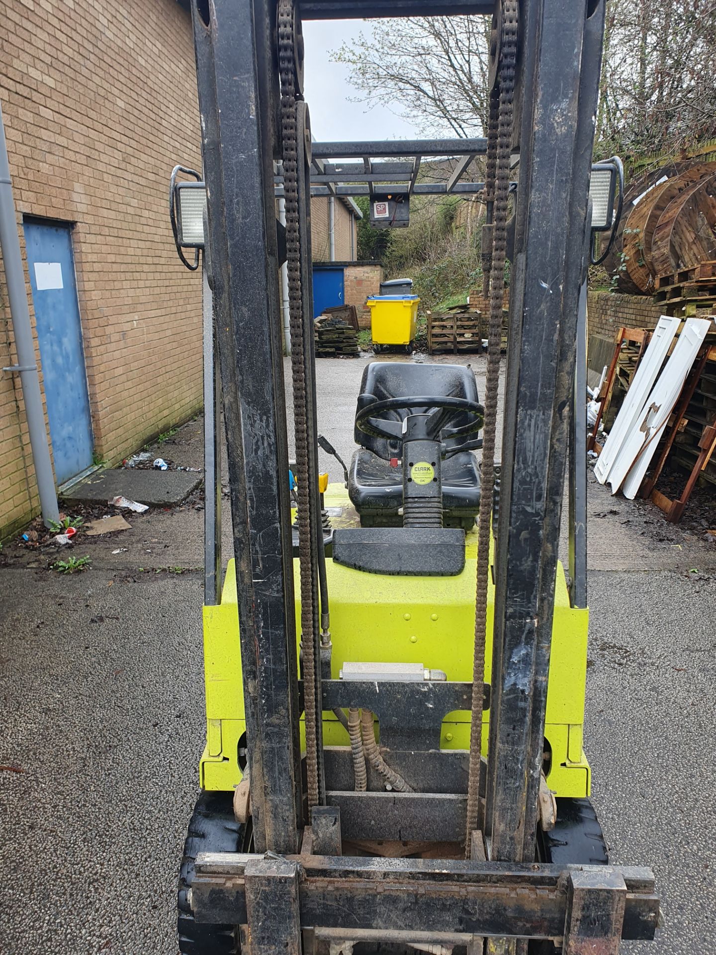 Clark CTM 16 Electric Fork Lift with Charger | 1,395 Hours - Image 13 of 17