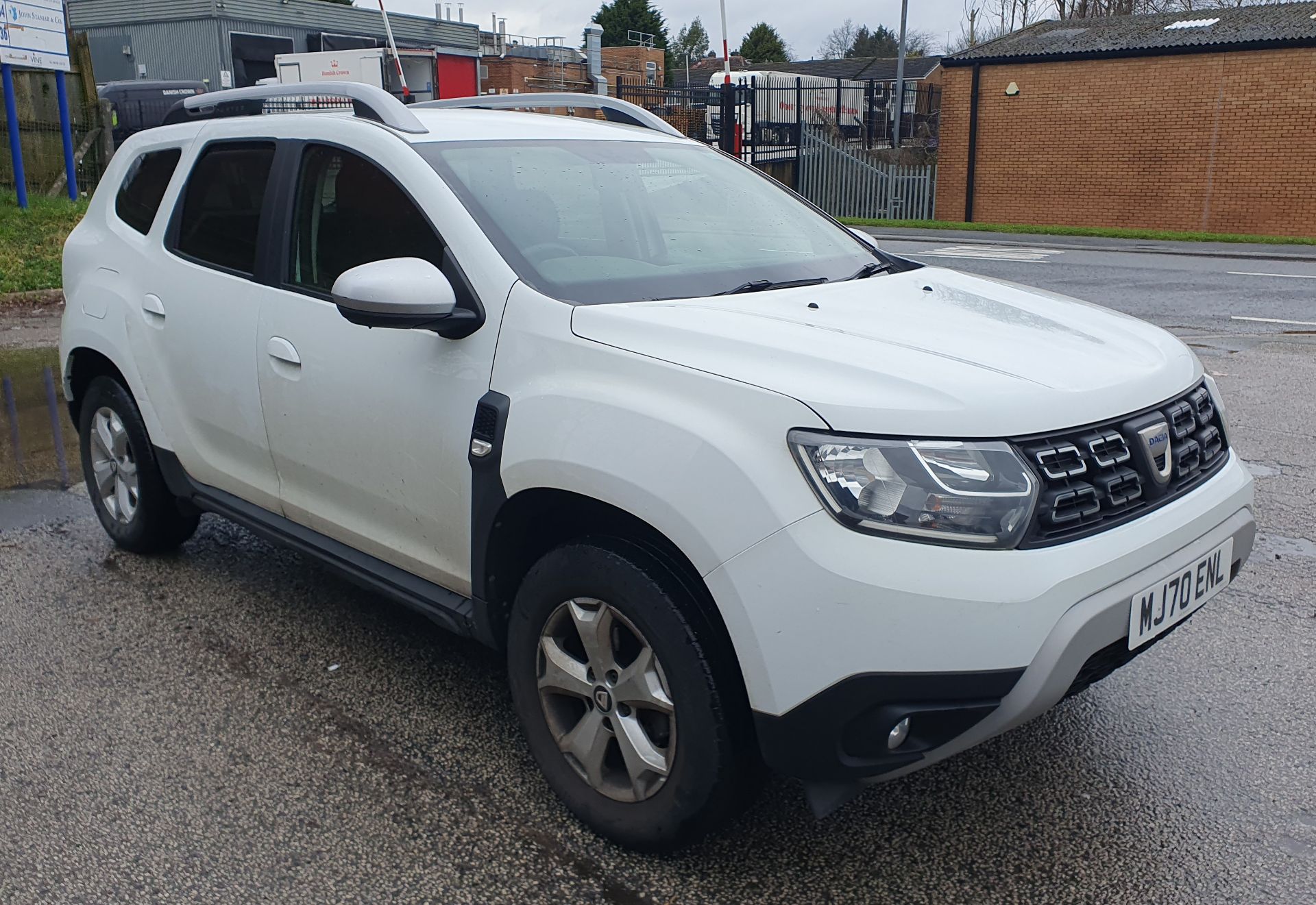 Dacia Duster Comfort TCE 4x2 5 Door Hatchback | MJ70 ENL | White | Manual | 21,290 Miles - Image 3 of 16