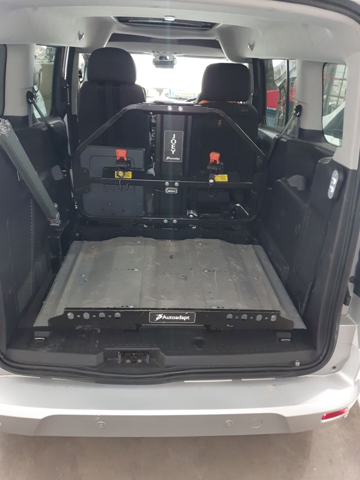 Ford Grand Tourneo Connect | AE66 WLD | Silver | Automatic | 121,125 Miles | Ricon Wheelchair Lift - Image 18 of 33