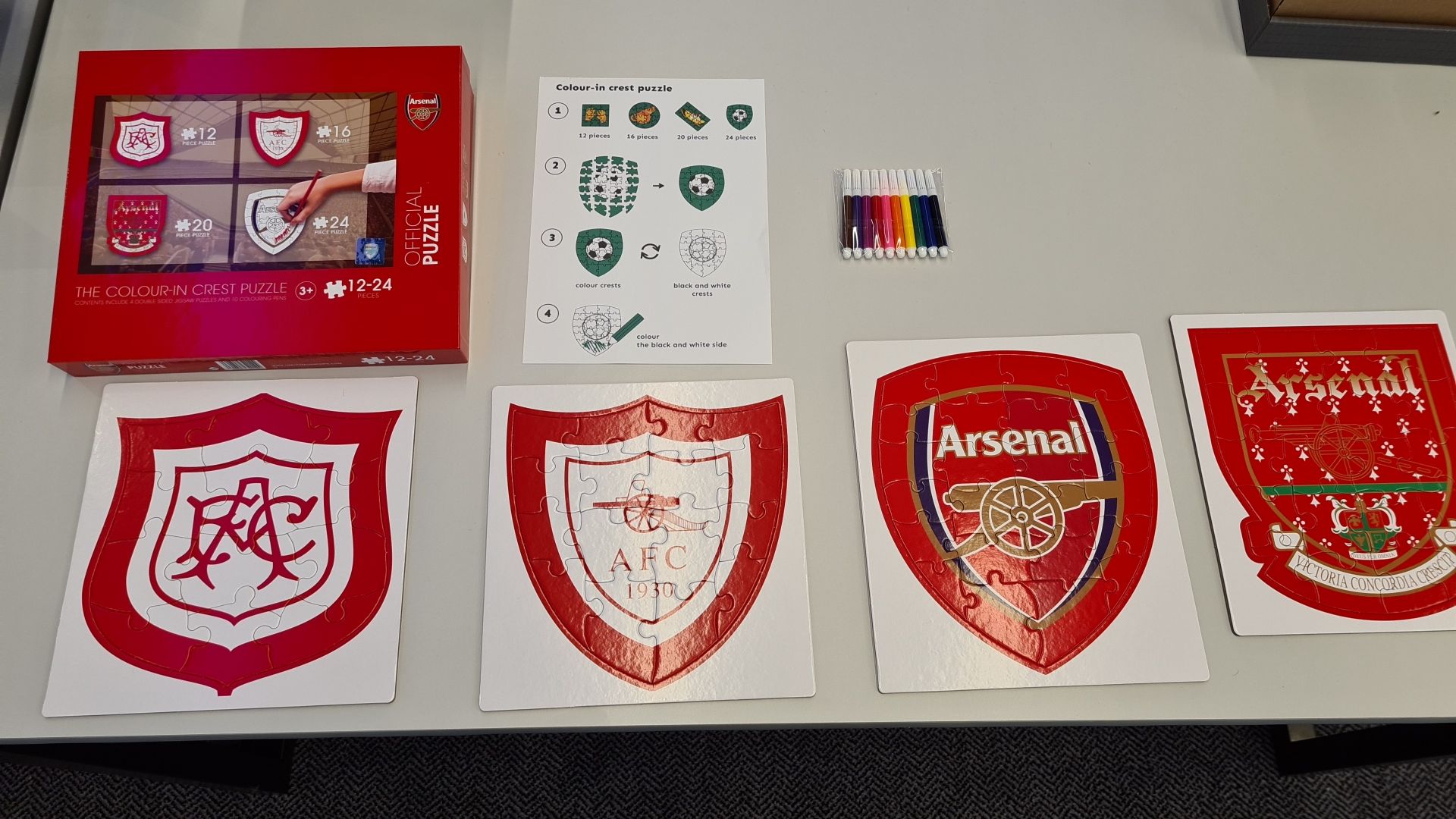 100 x Arsenal FC The Colour In Crest Jigsaw | Total RRP £1,500