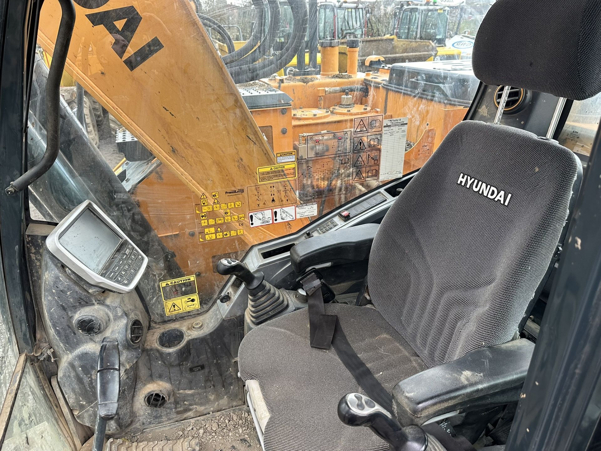 Hyundai HX145LCR Compact Excavator | YOM: 2021 | Hours: 2,691 - Bild 12 aus 16