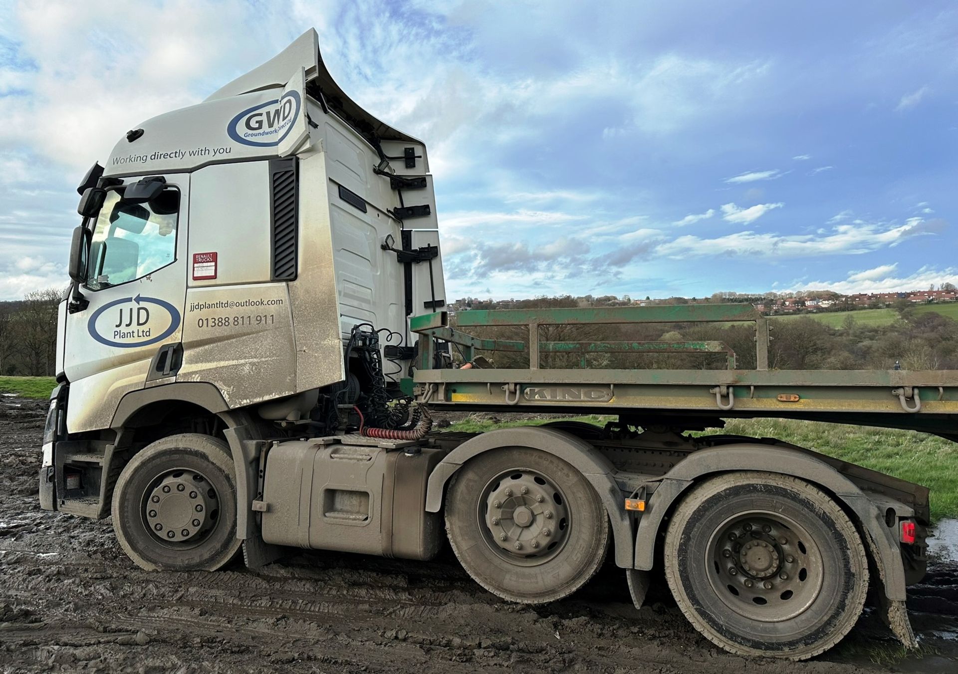 Renault T460 Tractor Unit 6x2 | FJ16 JCV | Mileage: 827,896km - Image 2 of 7