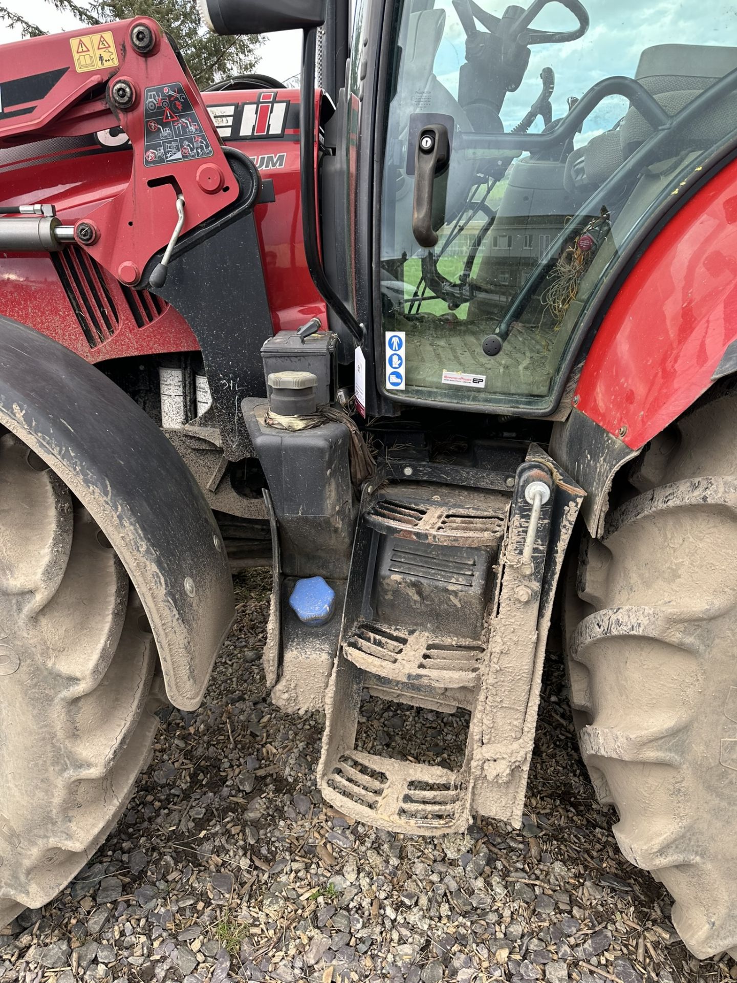 CASE IH MAXXUM 120 Tractor | YOM: 2016 | Hours: 1,978 - Image 5 of 24