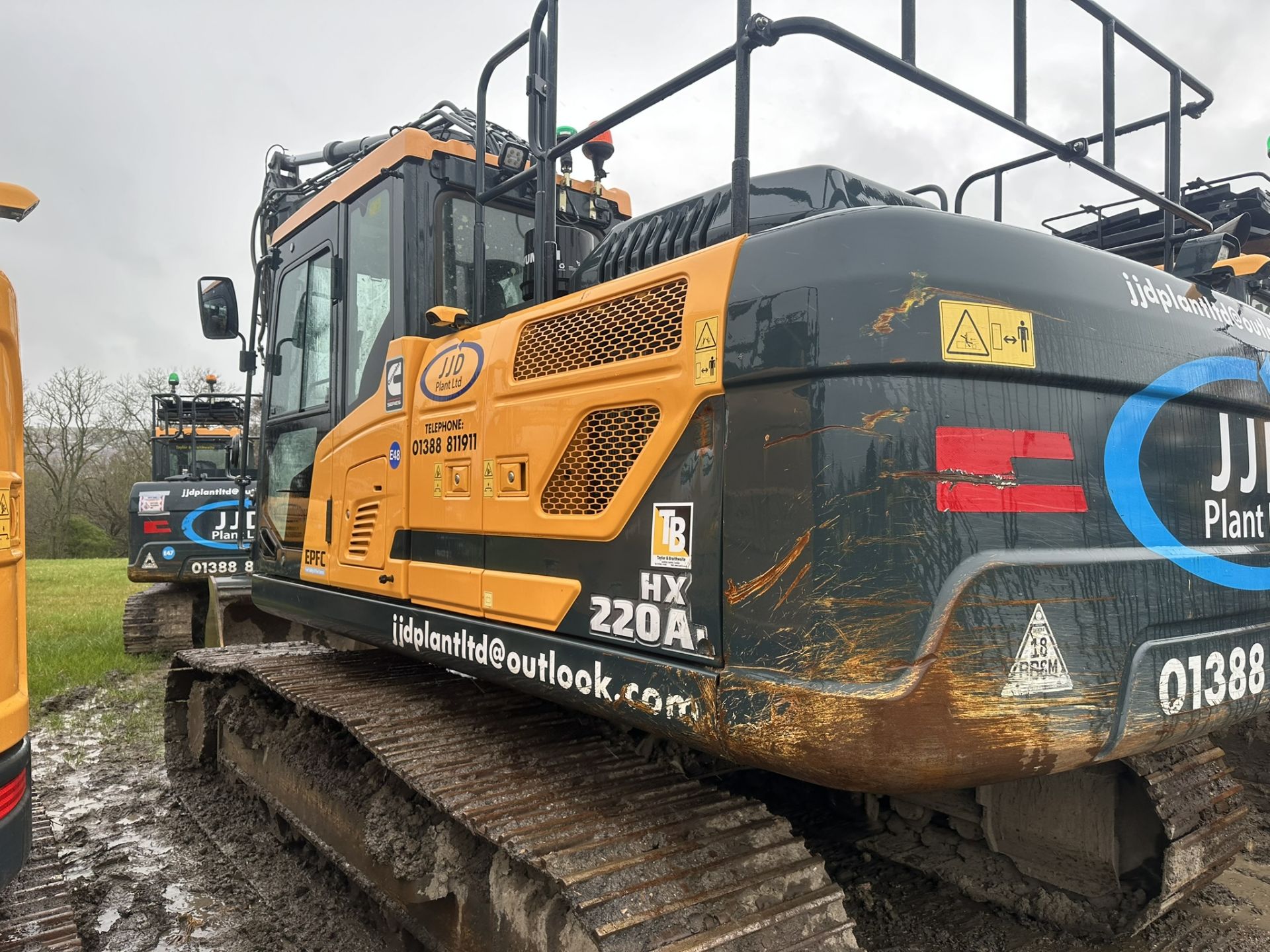 Hyundai HX220A L Excavator | YOM: 2021 | Hours: 2409 - Image 9 of 14