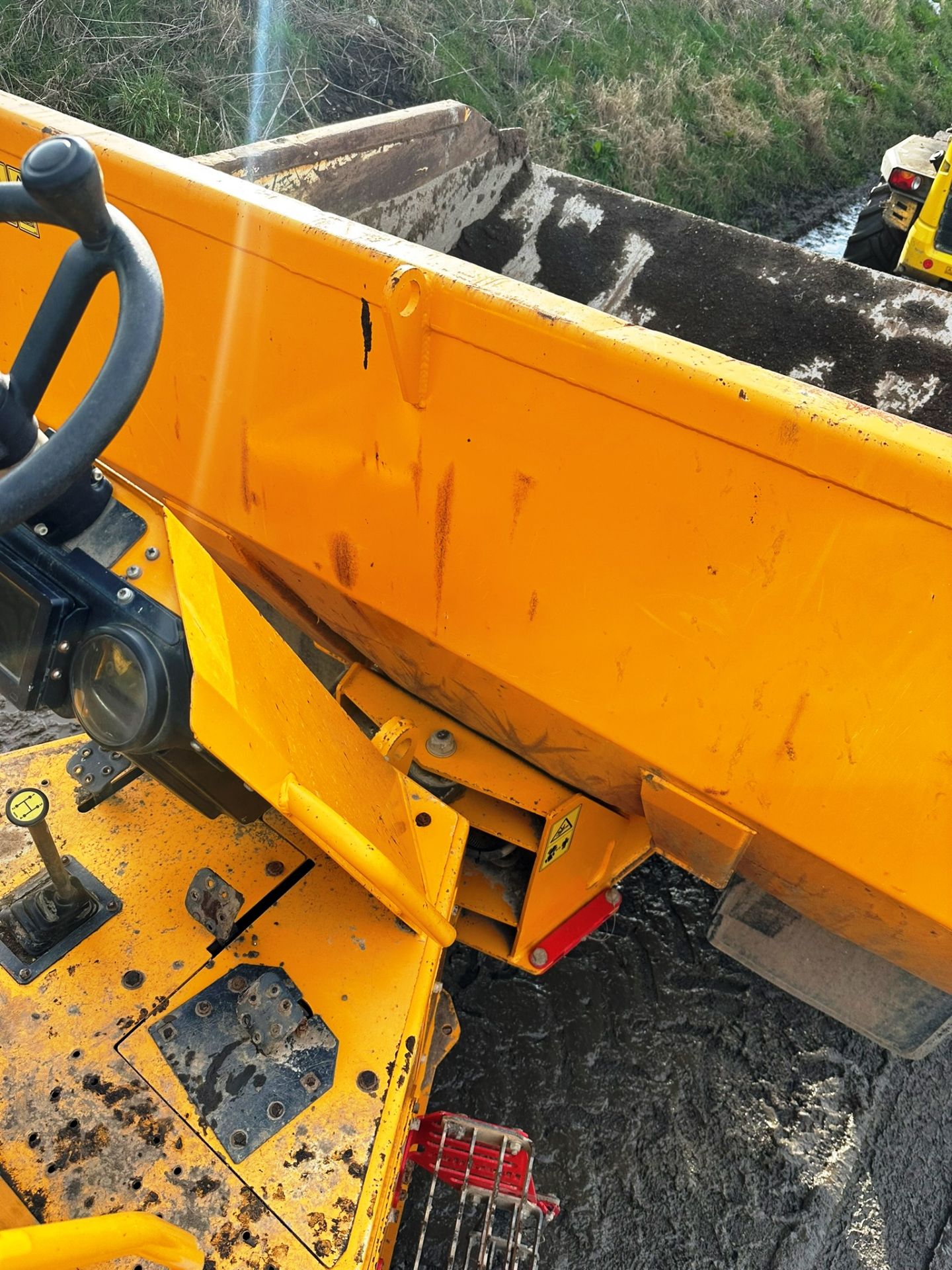 Thwaites Mach 2290 9T Dumper | YOM: 2022 | Hours: 361 - Image 10 of 11