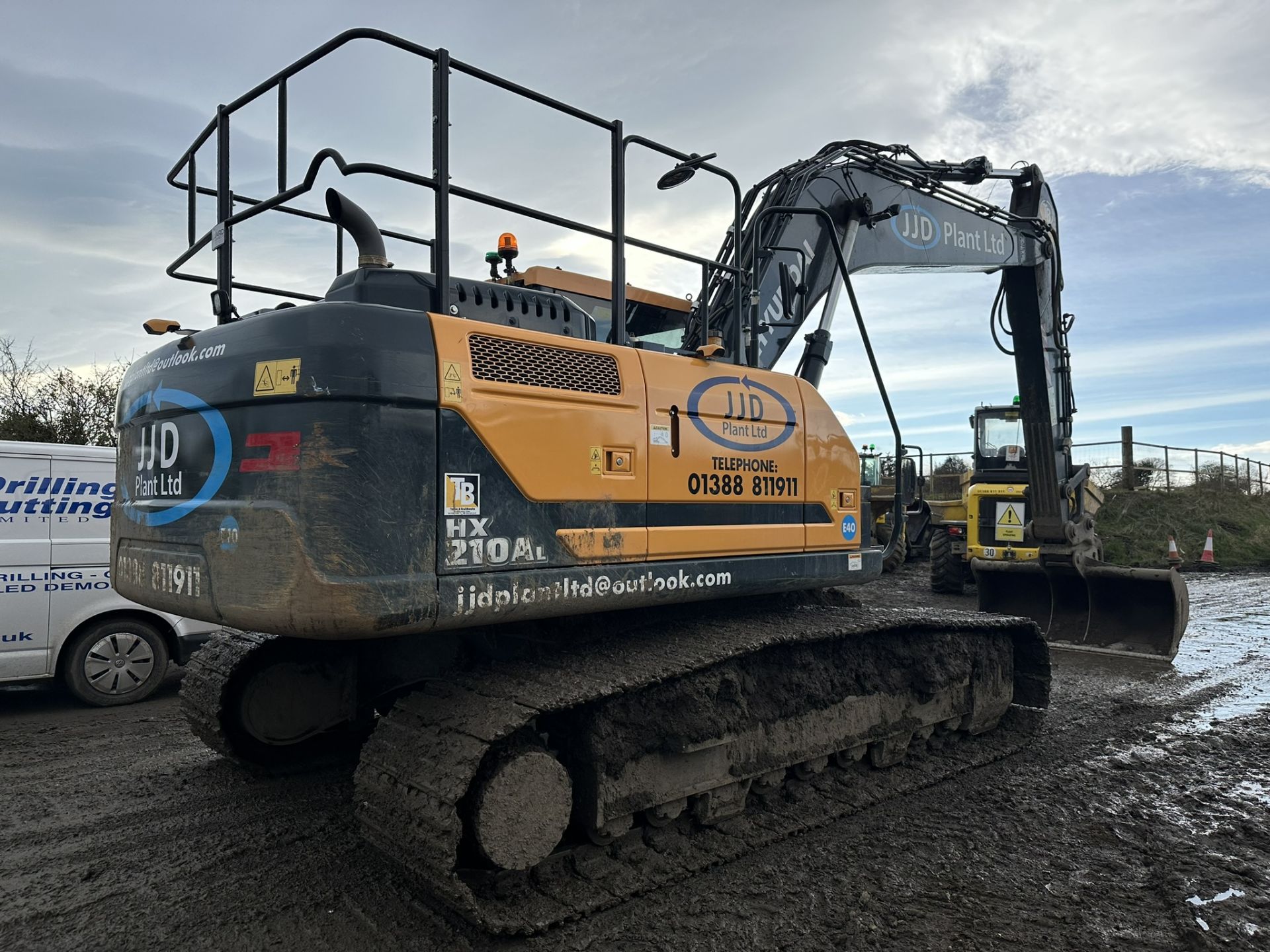 Hyundai HX210A L 21T Excavator | YOM: 2022 | Hours: 1,621 - Image 4 of 13