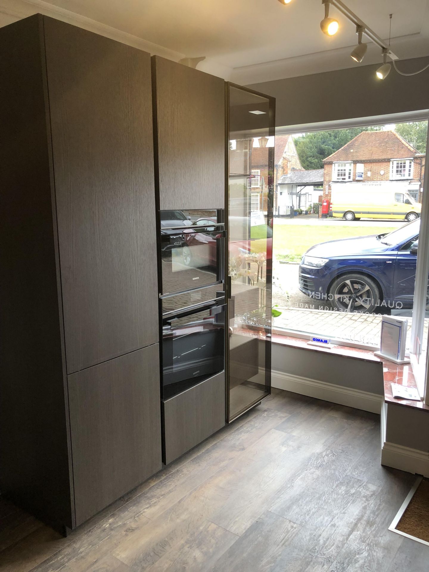 Ex-Display Fitted Kitchen Units w/ Ovens, Dishwasher, Sink & Tap - see pics and des - Image 2 of 2