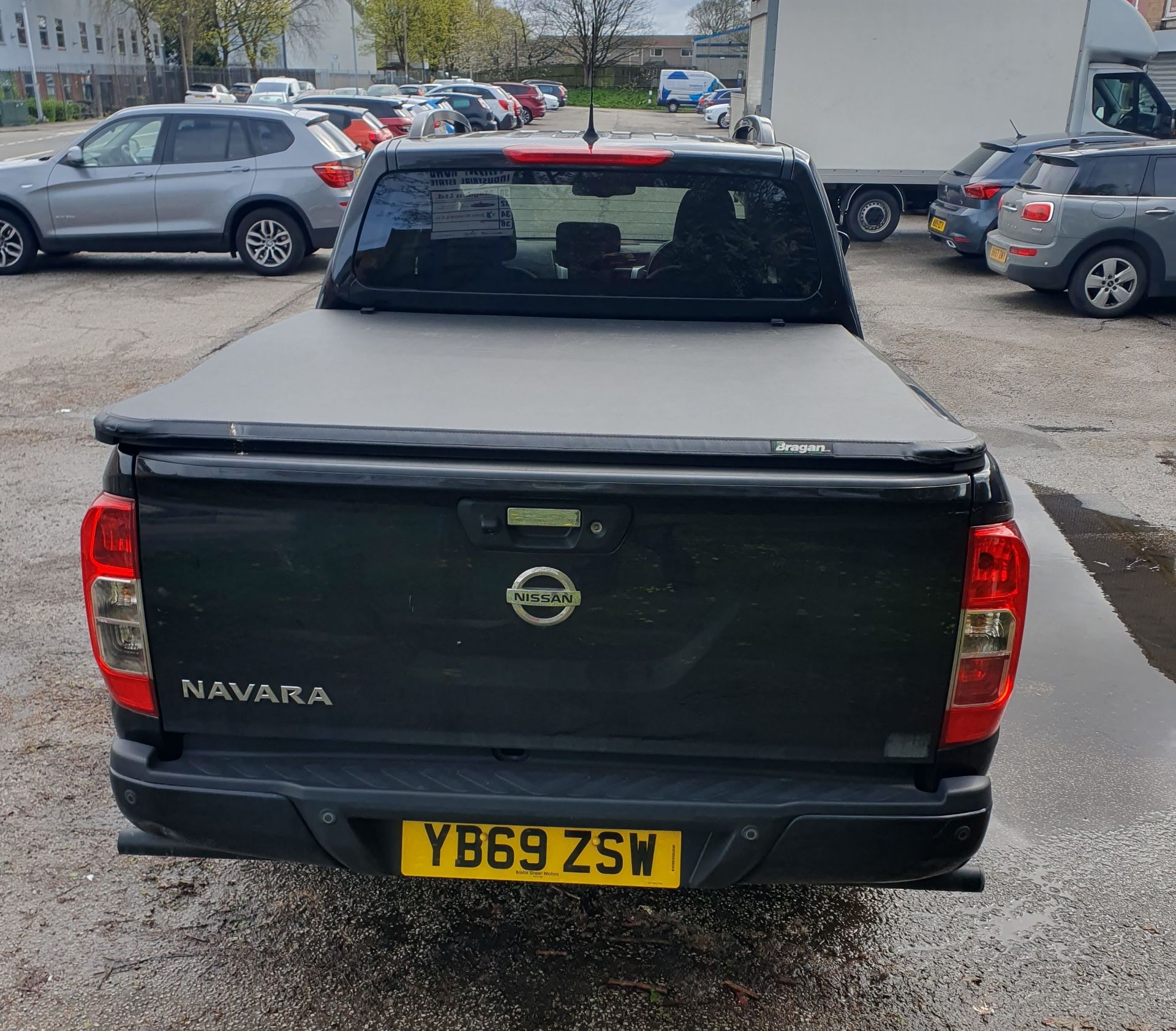 Nissan Navara N-guard DCI Auto | YB69 ZSW | Black | Automatic | 29,409 Miles | VAT APPLICABLE - Image 6 of 25