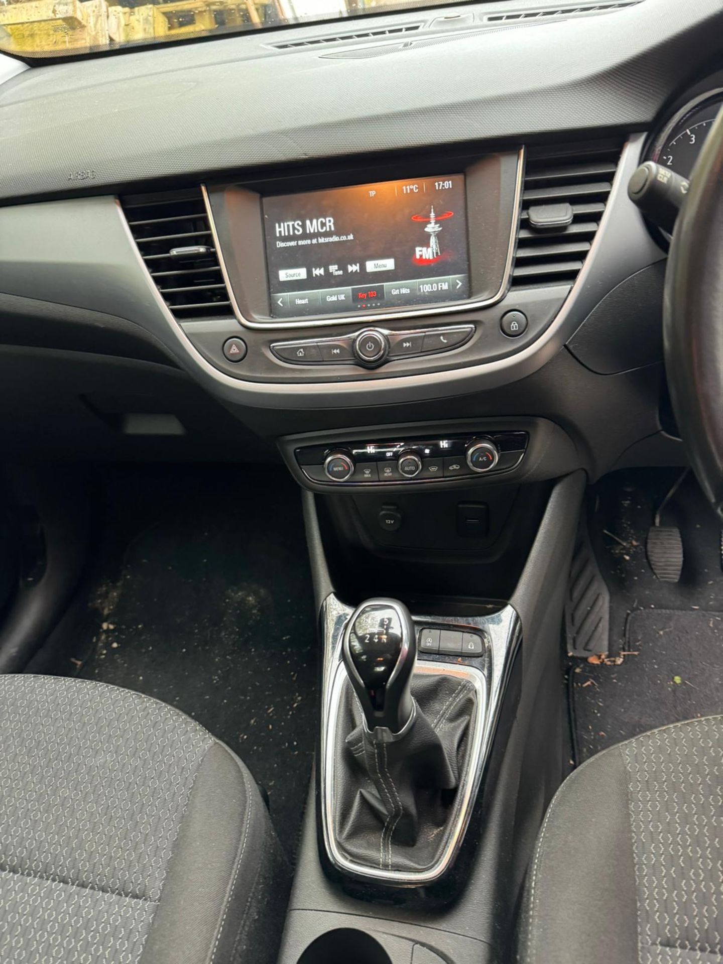 Vauxhall Crossland X SE EcoTec S/S Petrol 5 Door Hatchback | RE67 UED | 67,097 Miles - Image 9 of 11