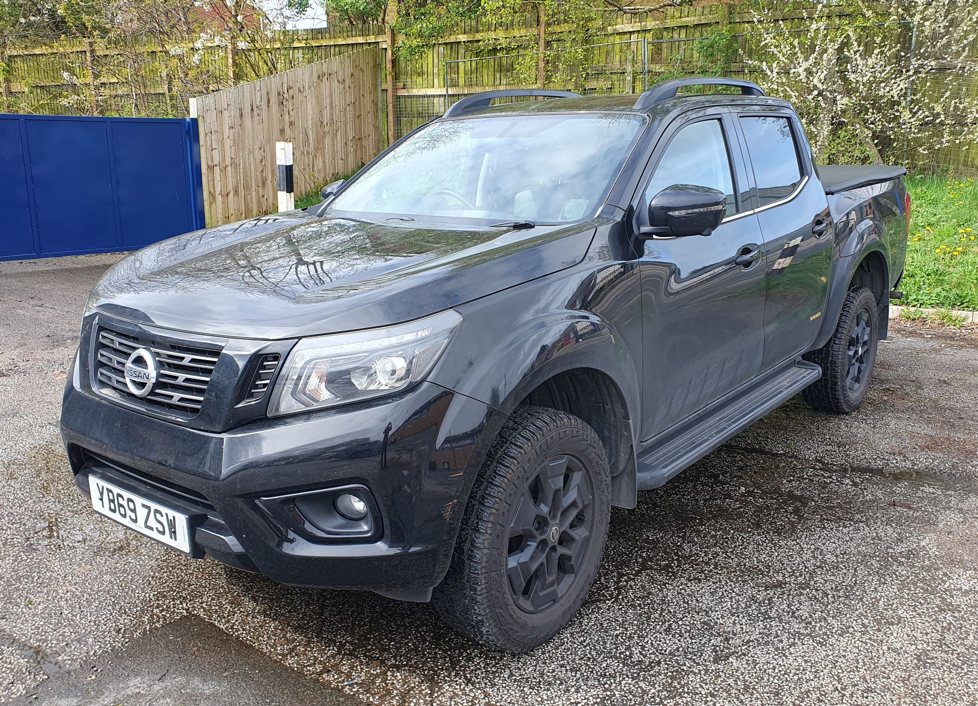 Nissan Navara N-guard DCI Auto | YB69 ZSW | Black | Automatic | 29,409 Miles | VAT APPLICABLE