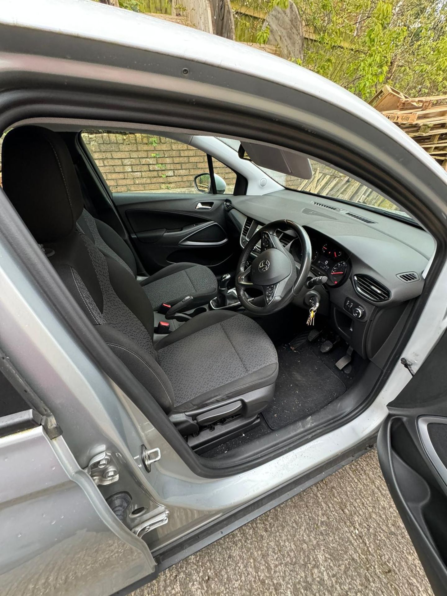 Vauxhall Crossland X SE EcoTec S/S Petrol 5 Door Hatchback | RE67 UED | 67,097 Miles - Image 6 of 11
