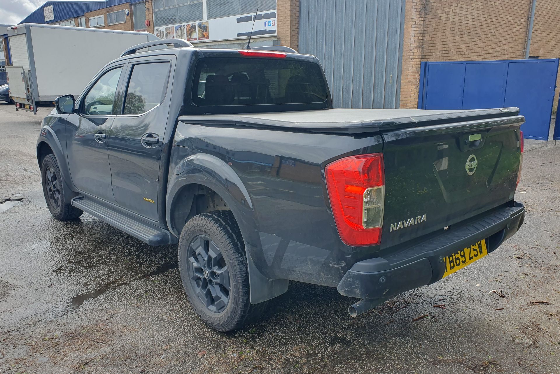 Nissan Navara N-guard DCI Auto | YB69 ZSW | Black | Automatic | 29,409 Miles | VAT APPLICABLE - Image 7 of 25