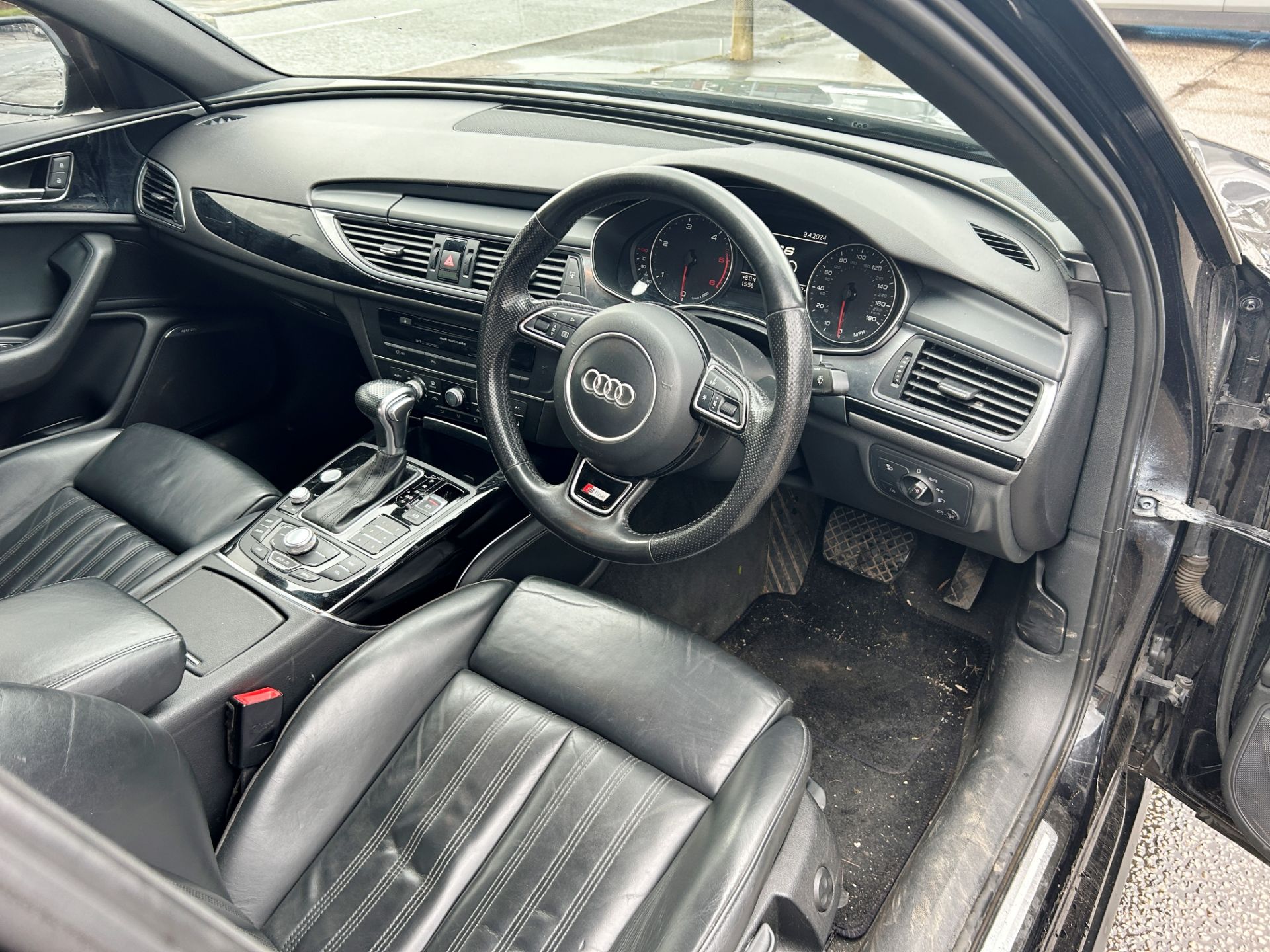 Audi A6 S Line Black Edition TDI Ultr | MD14 ABF | 106,625 miles, Cracked Window, ZERO VAT ON HAMMER - Image 16 of 24
