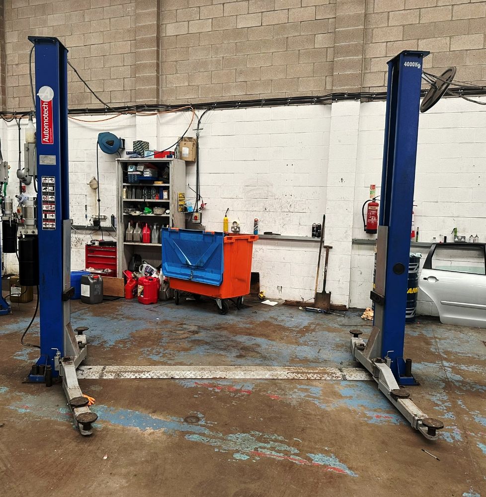 Contents of MOT & Servicing Centre | 2 & 4 Post Vehicle Lifts | Brake Tester | Emissions Analyser | Wheel/Tyre Balancer & Changer | Compressors