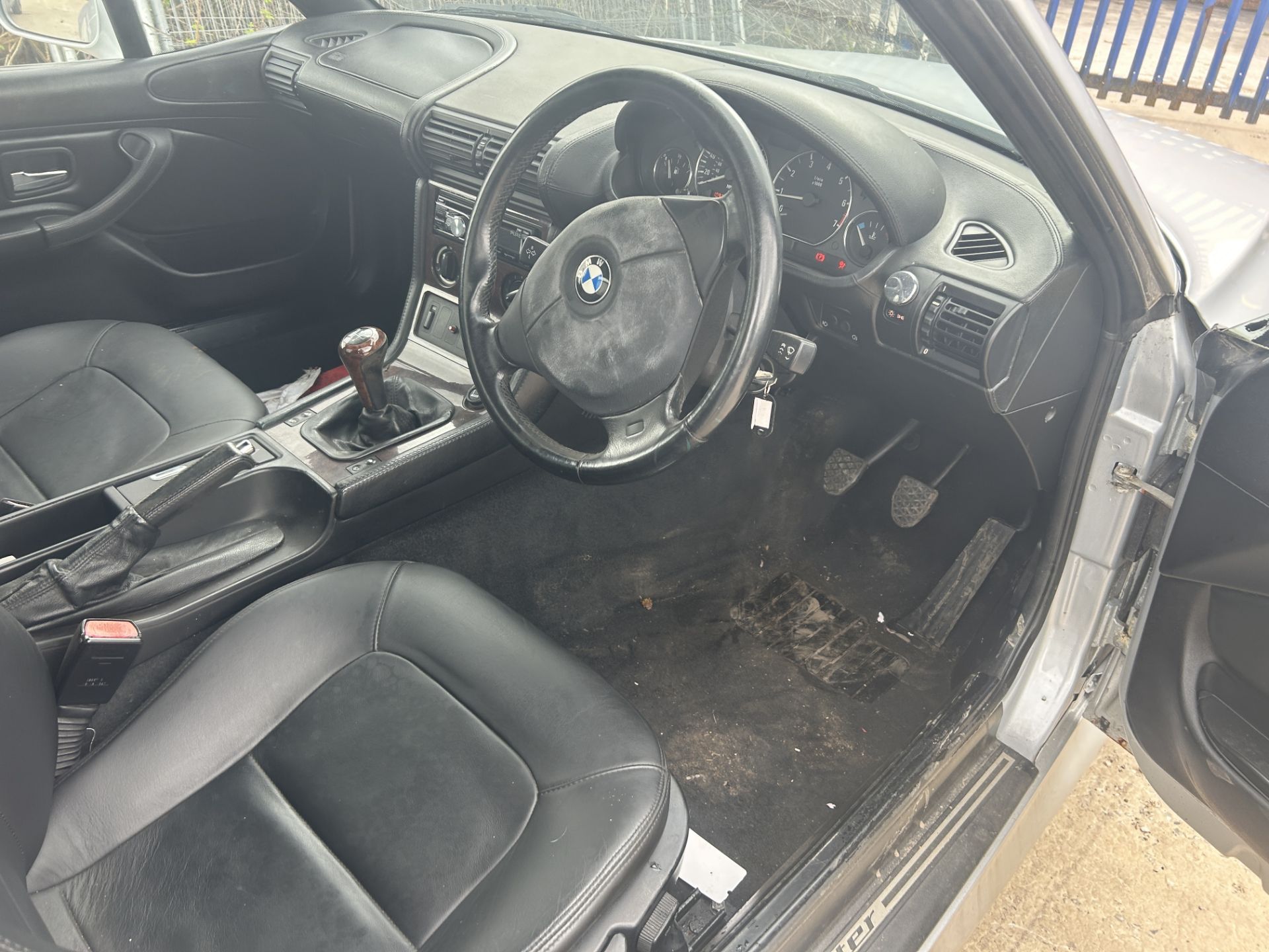 BMW Z3 Petrol Convertible | R474 CKK | 109,254 Miles | RUNNER - Image 11 of 13