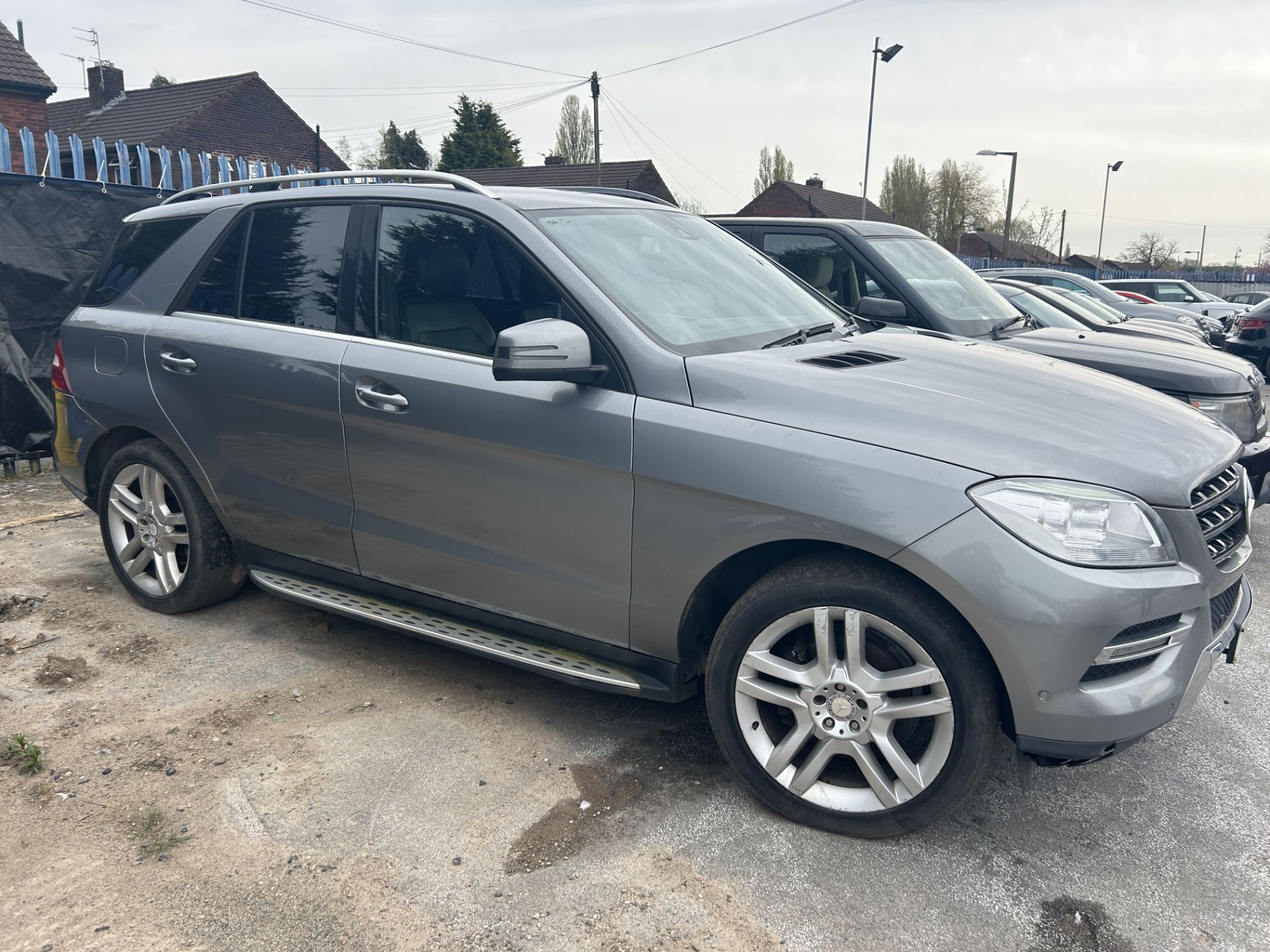 Mercedes-Benz ML350 SE BlueTec Auto Diesel Estate | YN14 VJG | 175,031 Miles | NO BATTERY - Image 4 of 14