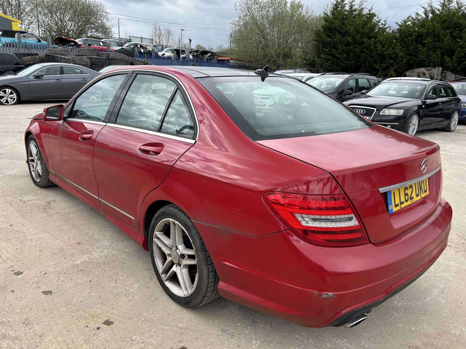 Mercedes-Benz C220 AMG Sport CDI BlueEF Diesel 4 Door Saloon | LL62 UKU | 106,924 Miles - Image 4 of 15