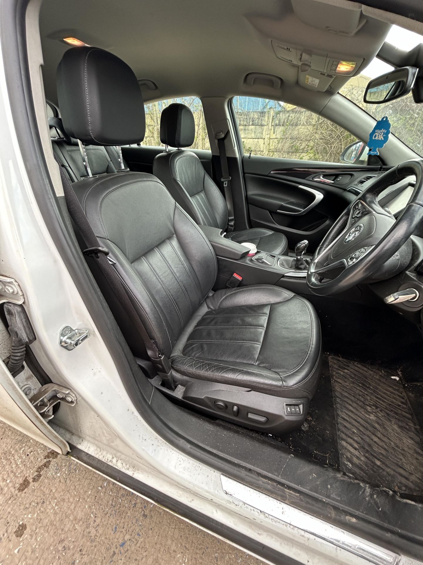 Vauxhall Insignia Diesel 5 Door Hatchback | AE65 EZA | 114,165 Miles - Image 7 of 11