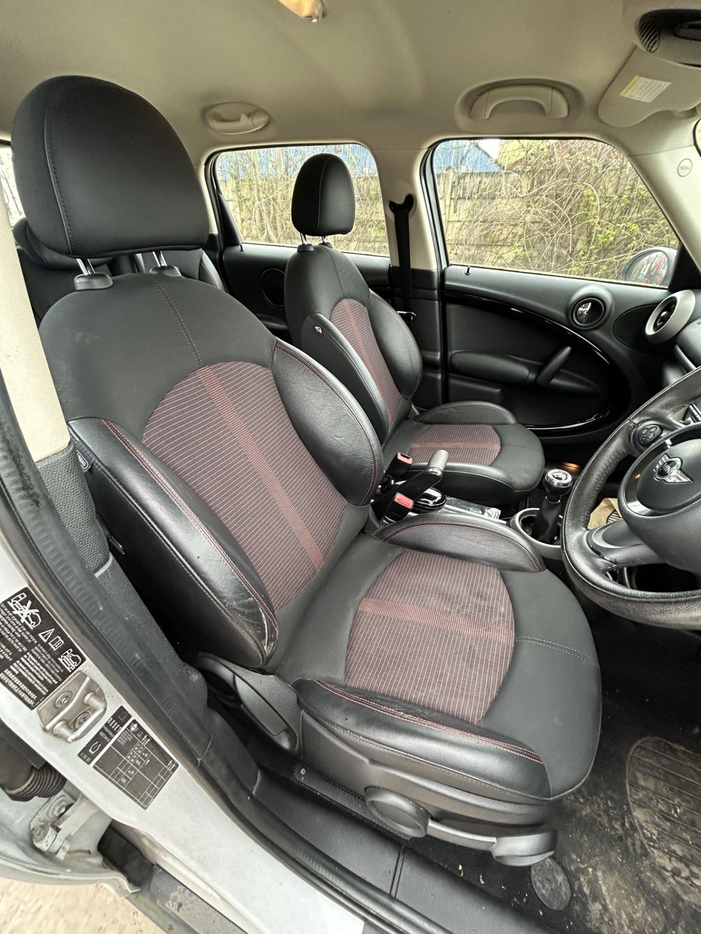 Mini Countryman Cooper SD ALL4 Diesel 5 Door Hatchback | YD61 YWK | 70,297 Miles - Image 10 of 14