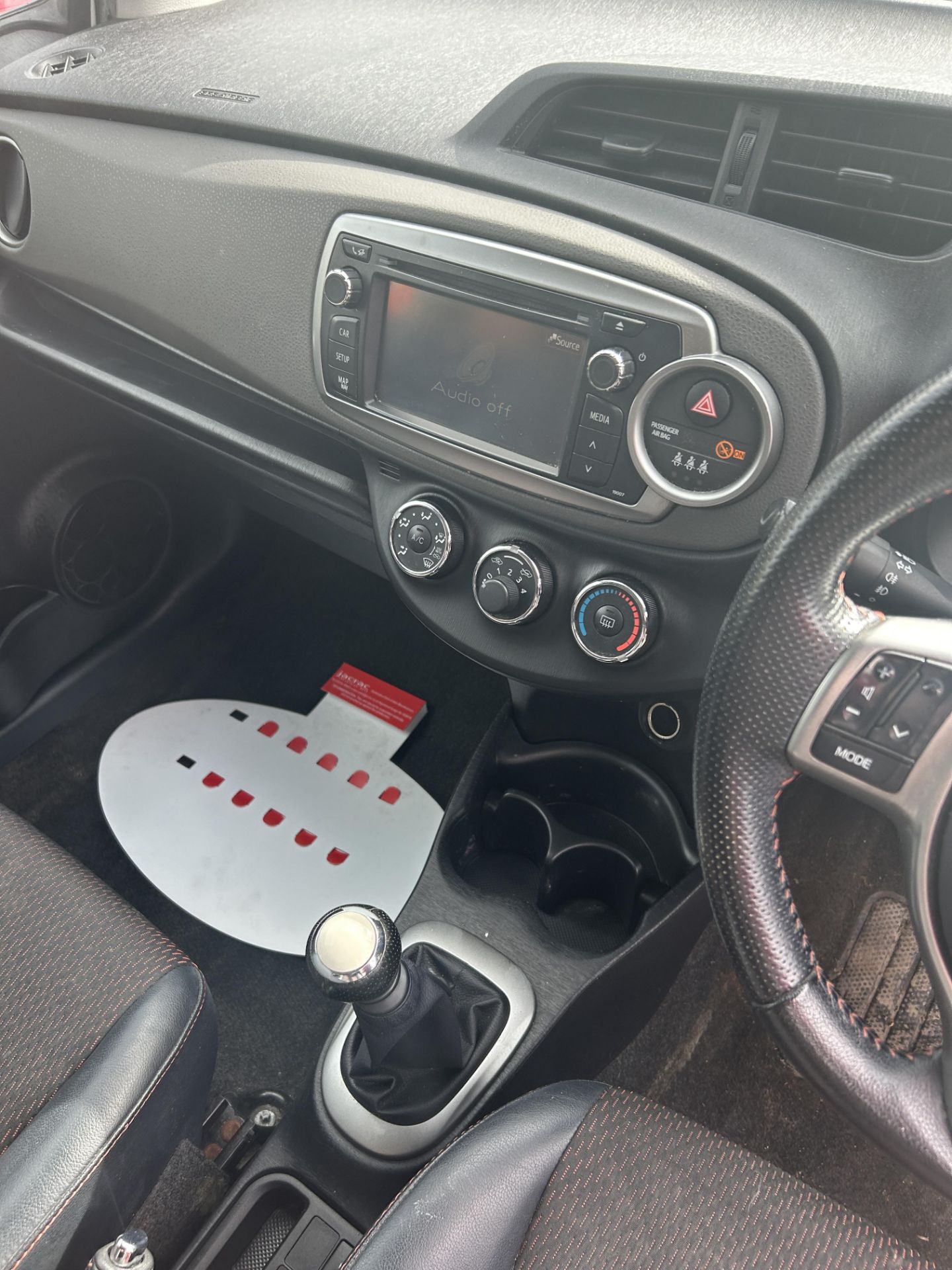 Toyota Yaris SR VVT-I Petrol 5 Door Hatchback | MV12 NNL | 113,044 Miles - Image 12 of 13