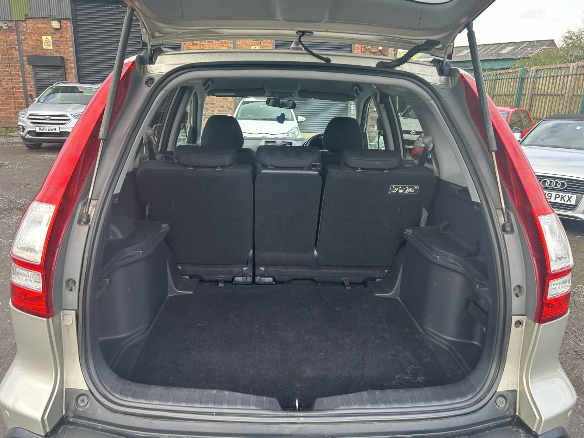 Honda CR-V ES I-VTEC Auto Petrol 5 Door Hatchback | PL07 NFZ | 91,477 Miles - Image 8 of 14
