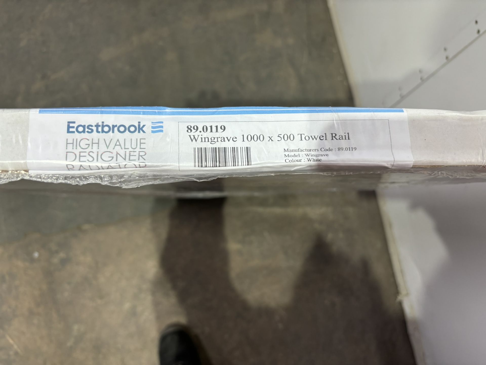EASTBROOK WINGRAVE GLOSS WHITE STRAIGHT HEATED TOWEL RAIL 1000MM X 500MM - Image 4 of 4