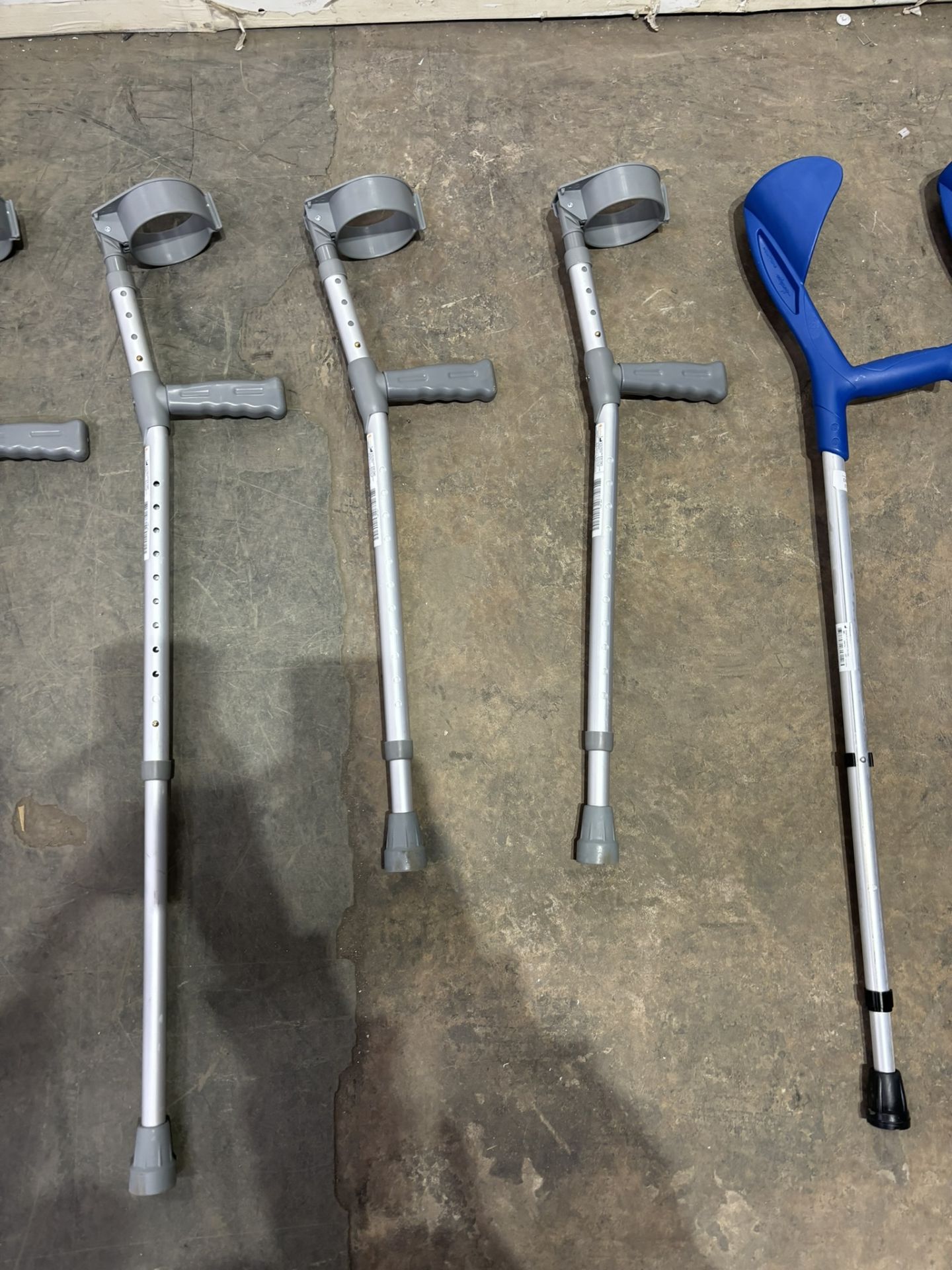 7 x Various Crutches - Image 3 of 4