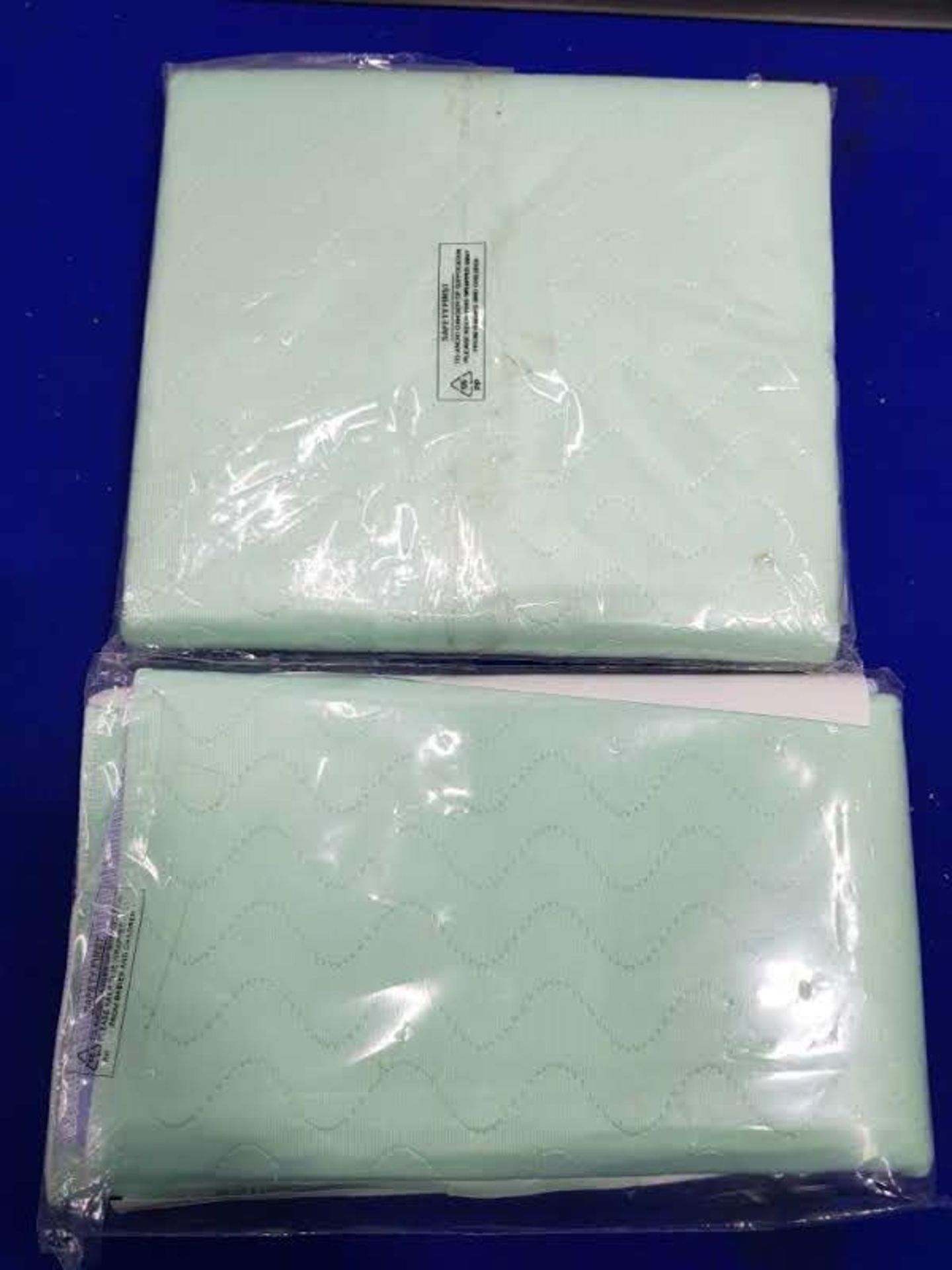 2x Mixed Sizes Comfort Nights Waterproof Bed Mats - Image 2 of 2
