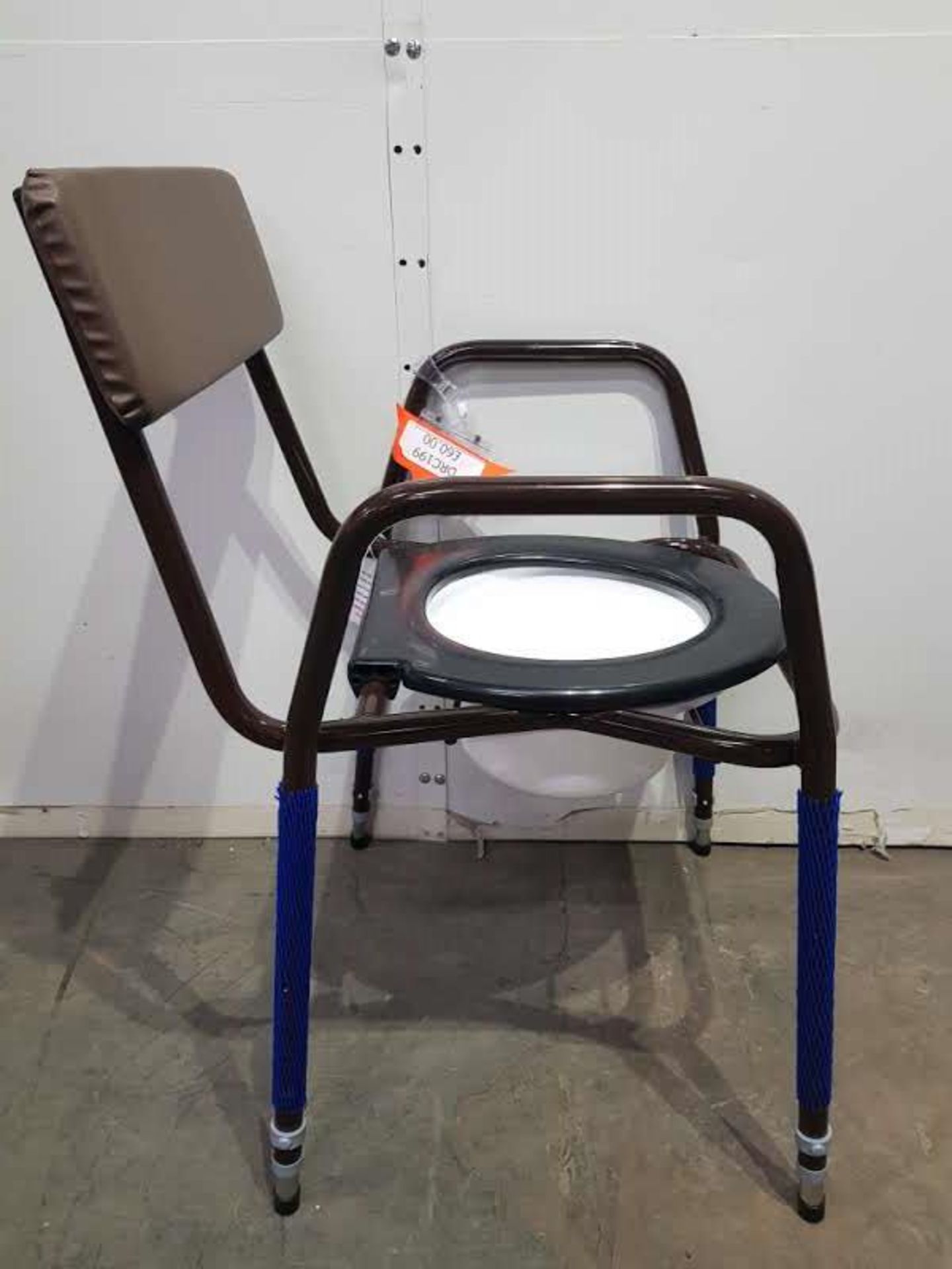 Cefindy Toilet Chair Height Adjustable - Image 3 of 4