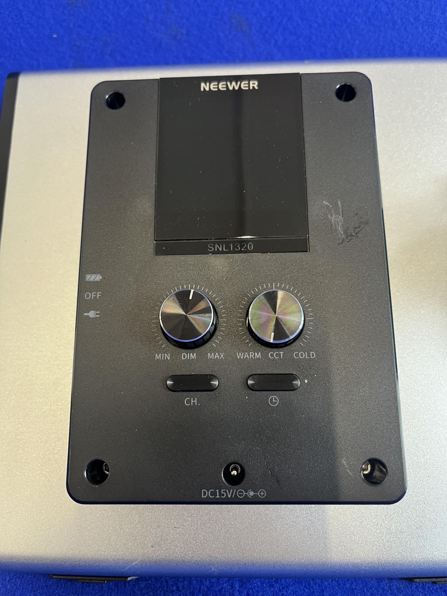 Neewer Smart Metal LED Light - Image 3 of 8