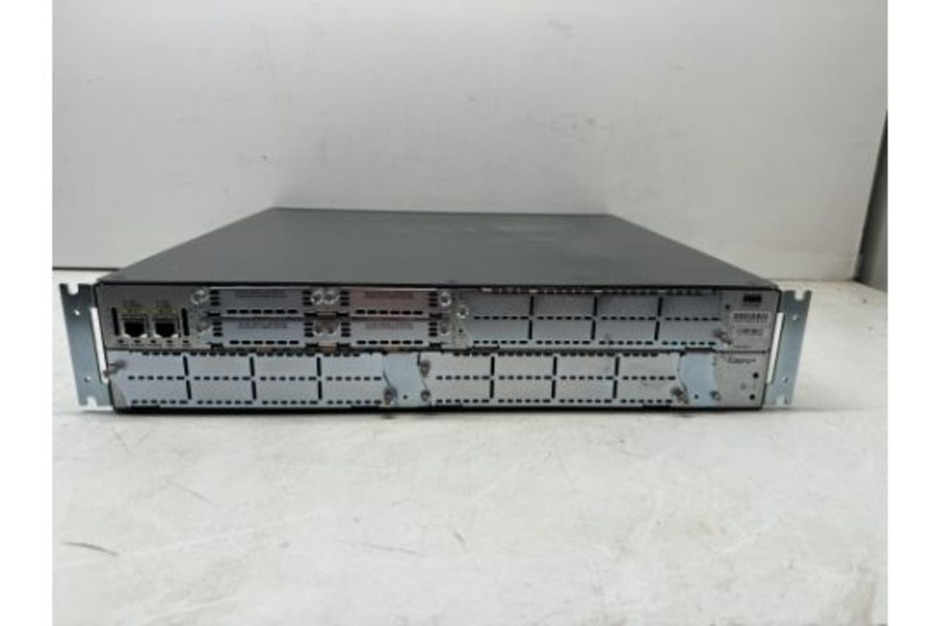 Cisco 2851 Integrated Services Router - Image 5 of 7