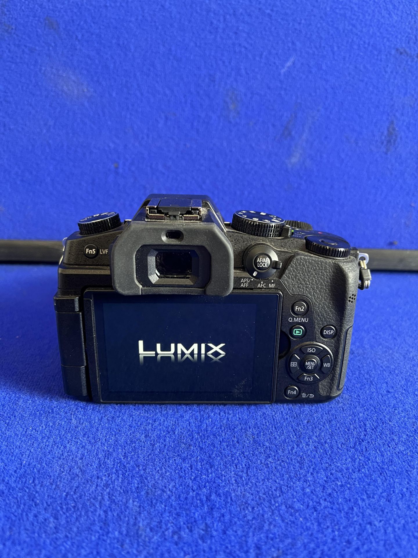 Panasonic Lumix G80 Mirrorless Camera with 46mm Lens and Battery Charger - Image 4 of 5