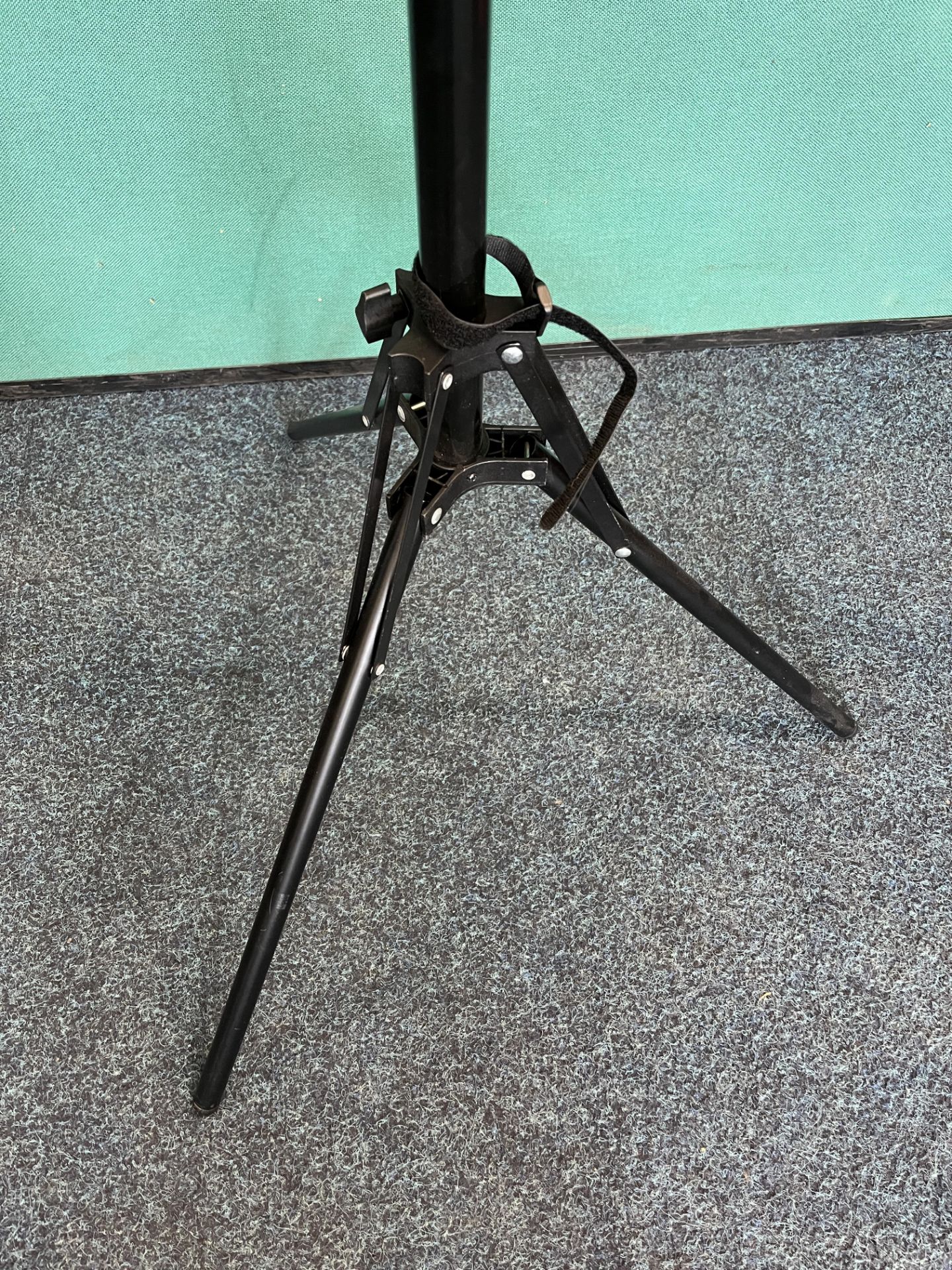 2 x Camera Tripods - As pictured - Image 6 of 6