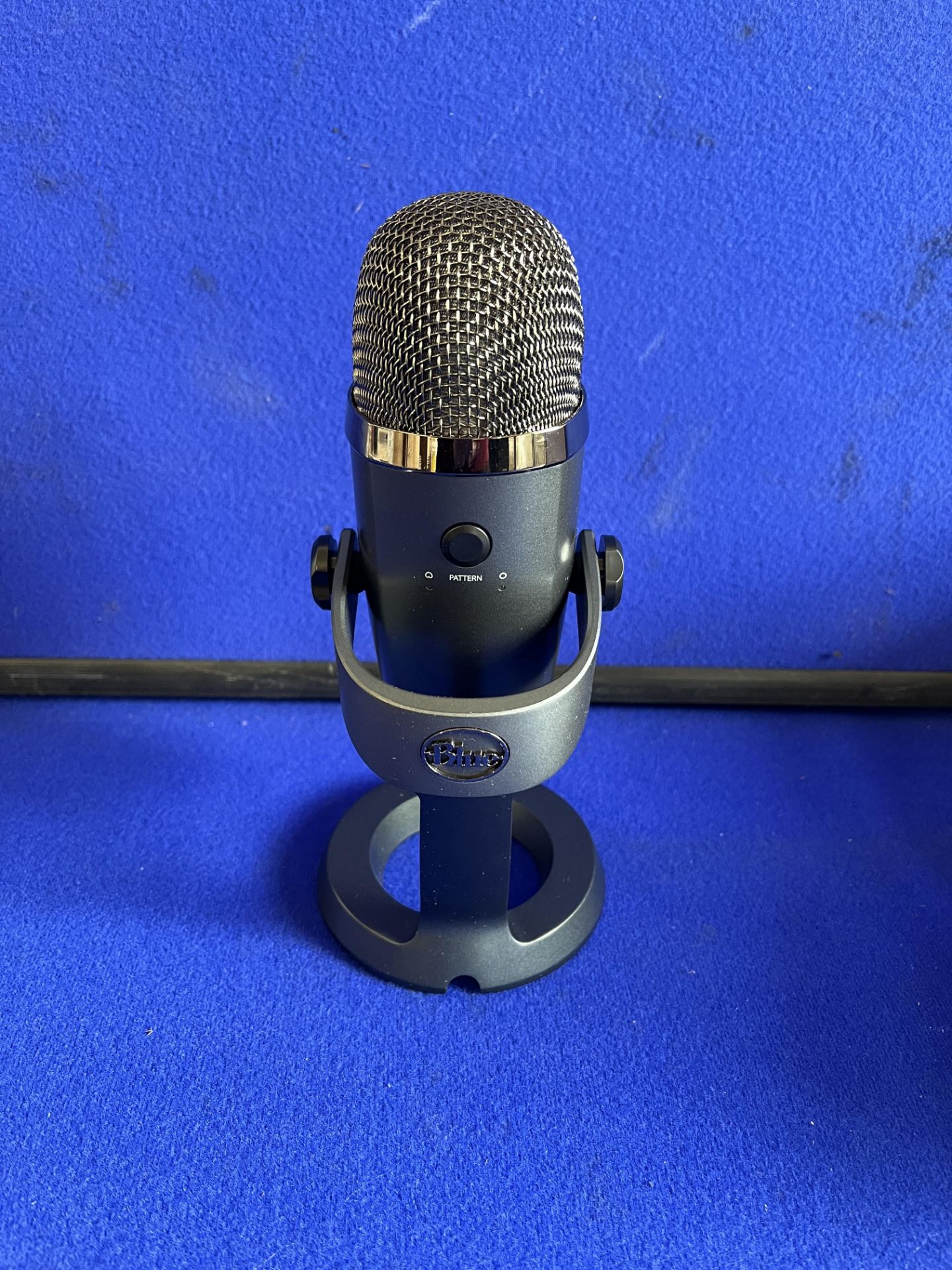 Blue Yeti Nano USB Microphone - Bild 2 aus 4